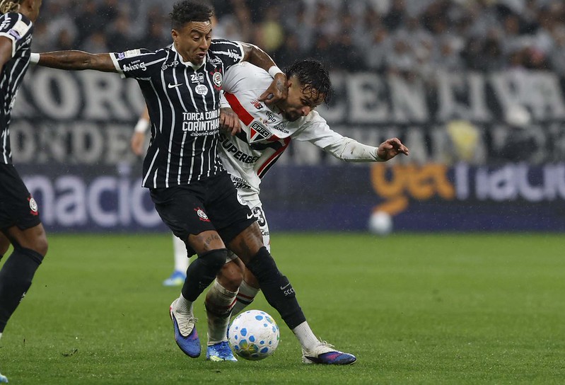 São Paulo e Corinthians buscam alternativas para crise financeira