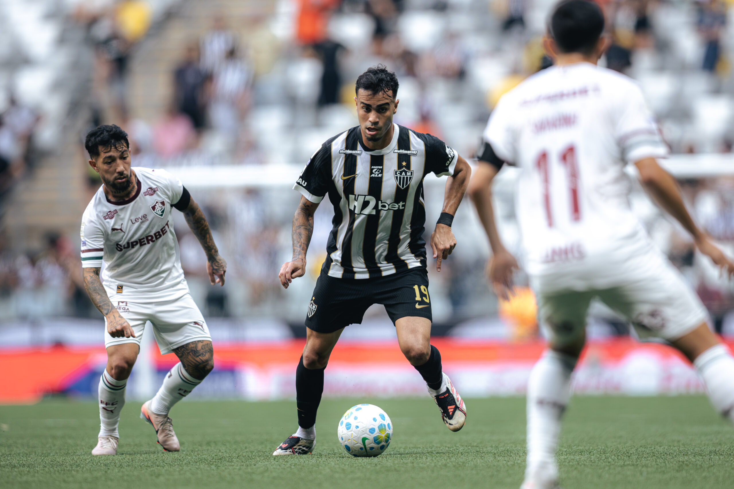 Atlético-MG atropela Fluminense na Arena e volta a vencer no Brasileirão