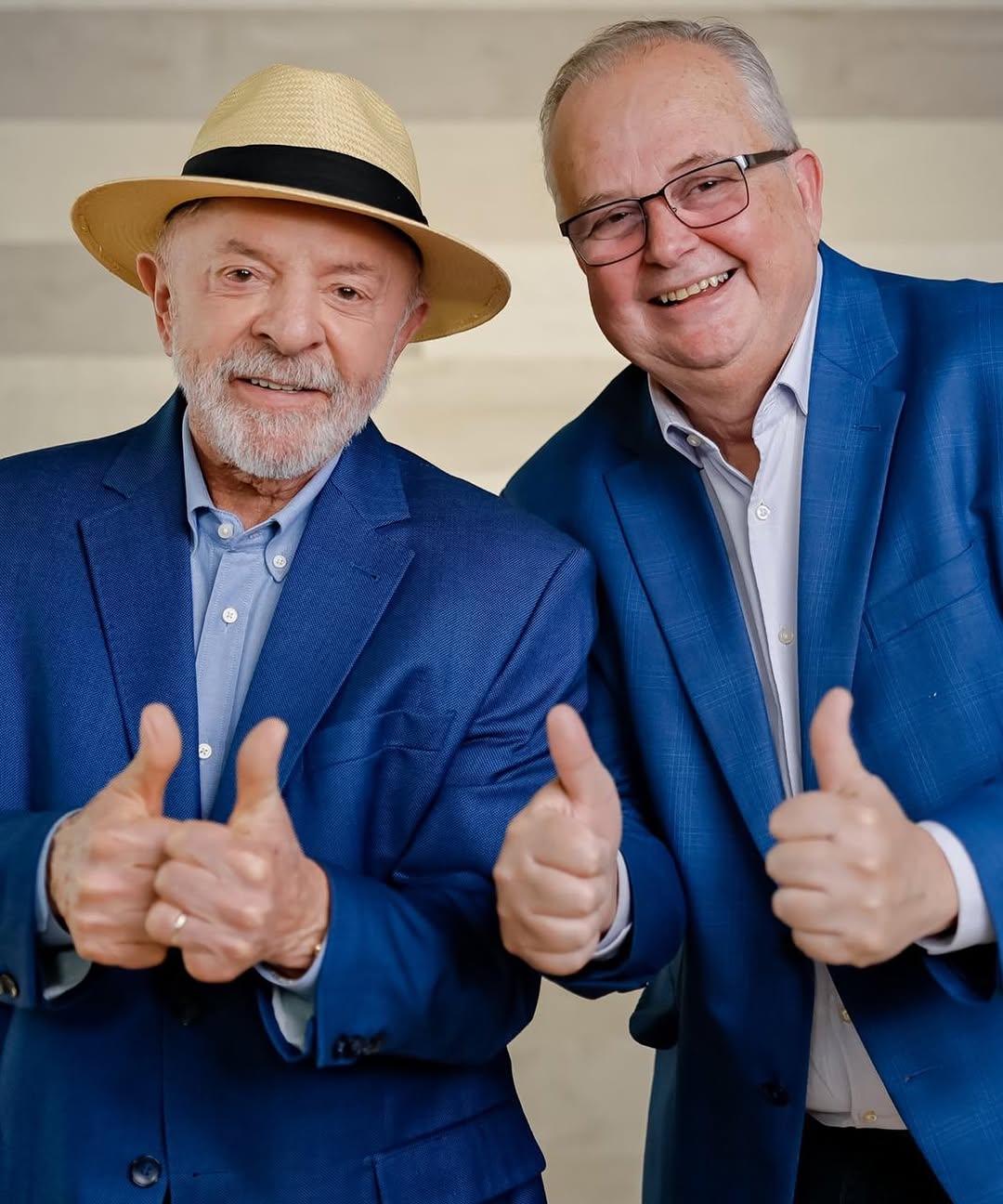 Candidato em ato com Lula em SC: "Vamos mandar o Carluxo de volta ao Rio"