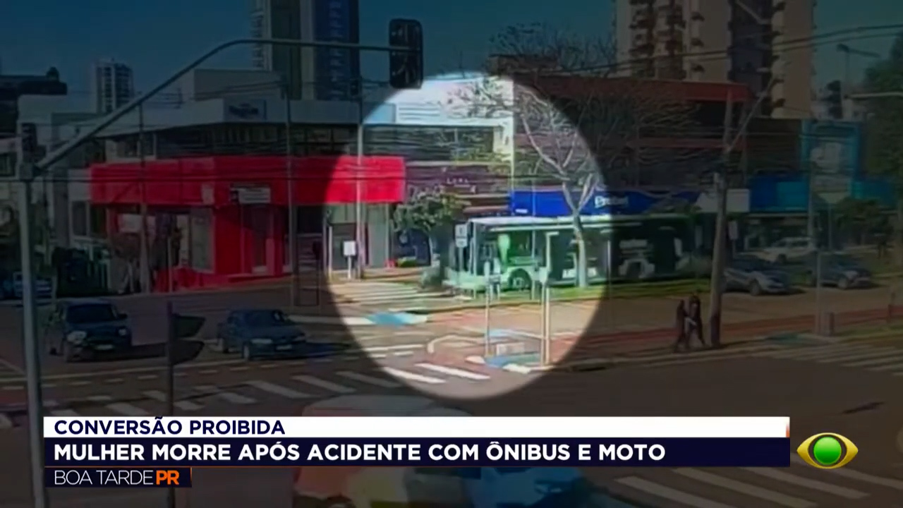 Mulher morre após moto ser atingida por ônibus em Cascavel