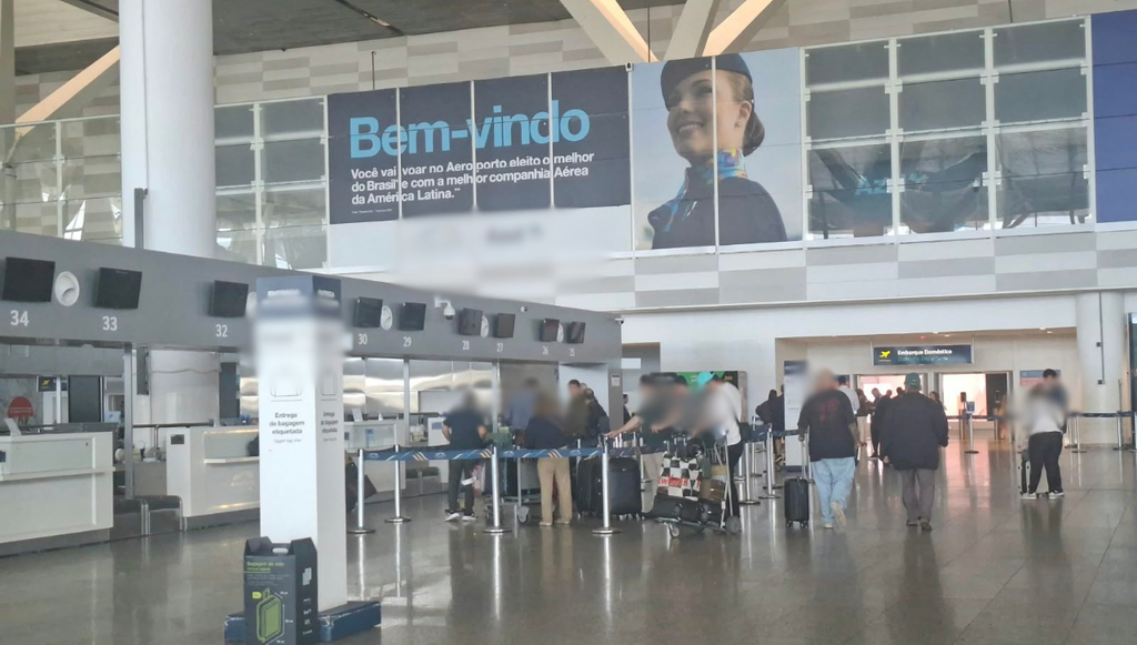 Aeroporto na manhã desta terça