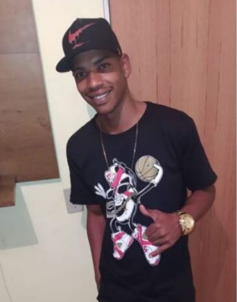 Jovem supostamente morto por engano após operação policial é velado