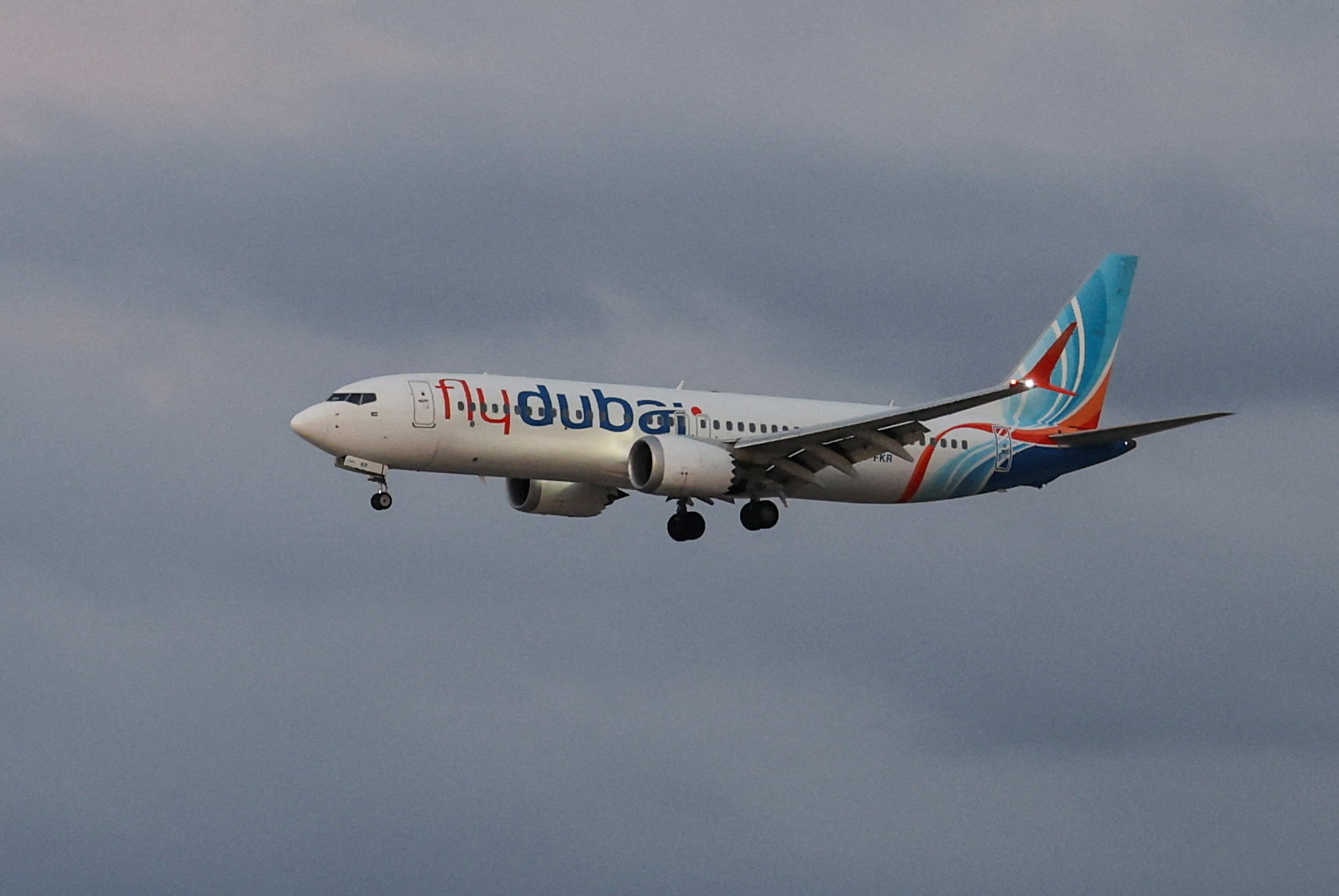 Homem que atacou voo da FlyDubai já era proibido de voar em Omã devido a radicalismo