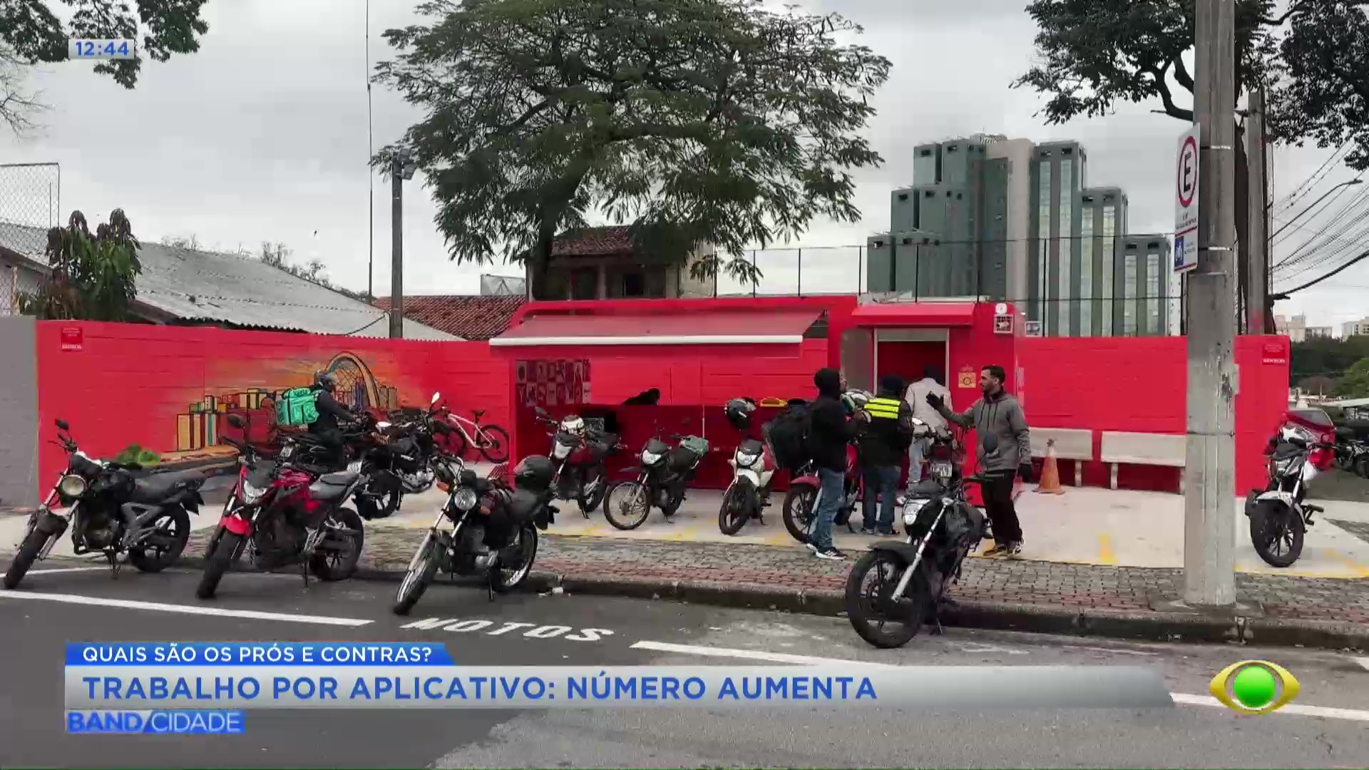 Trabalho por aplicativo cresce 18,6% no Brasil e acende debates
