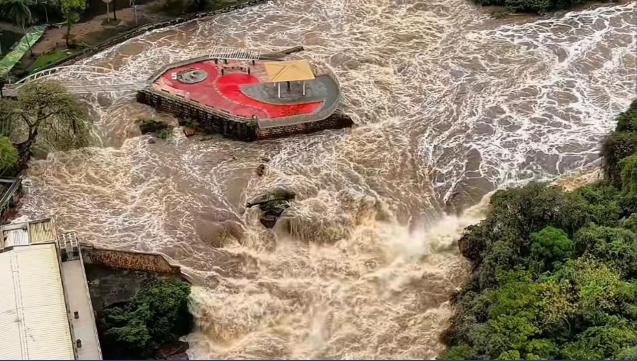 Rio Tietê: vazão aumenta em Salto e alaga áreas