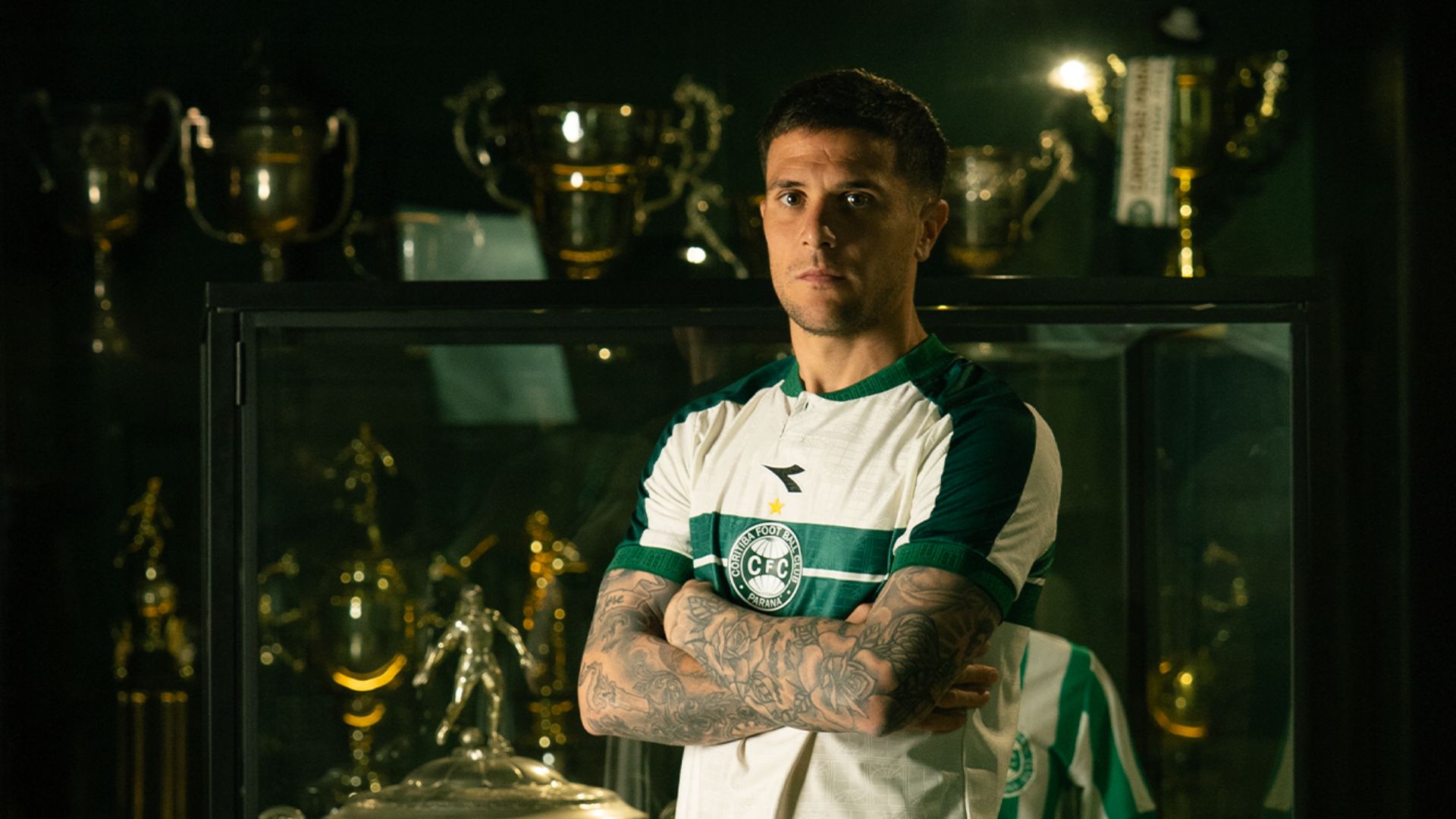 Coritiba anuncia Fabricio Bustos, ex-River Plate e Seleção Argentina