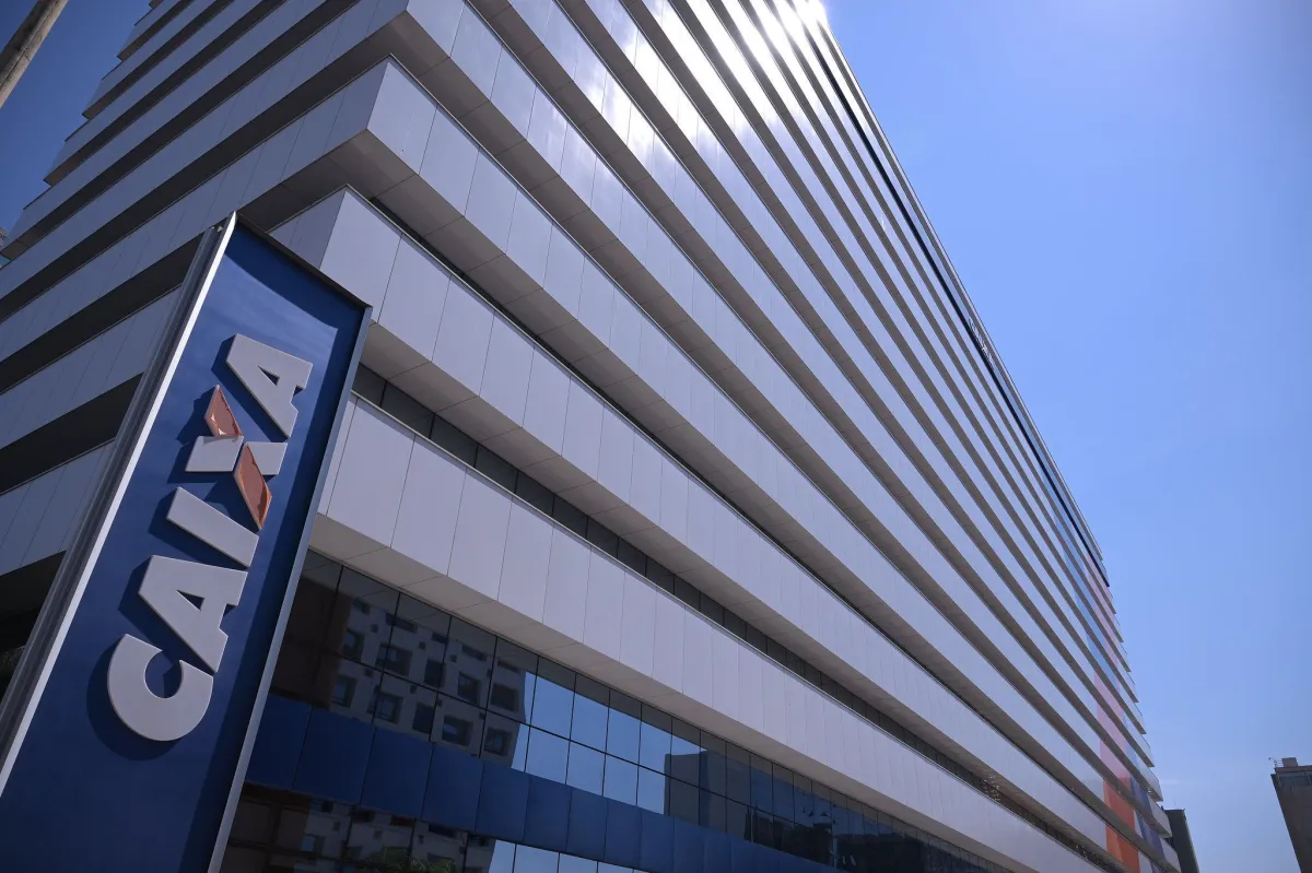 Caixa reabre negociações com funcionários em greve