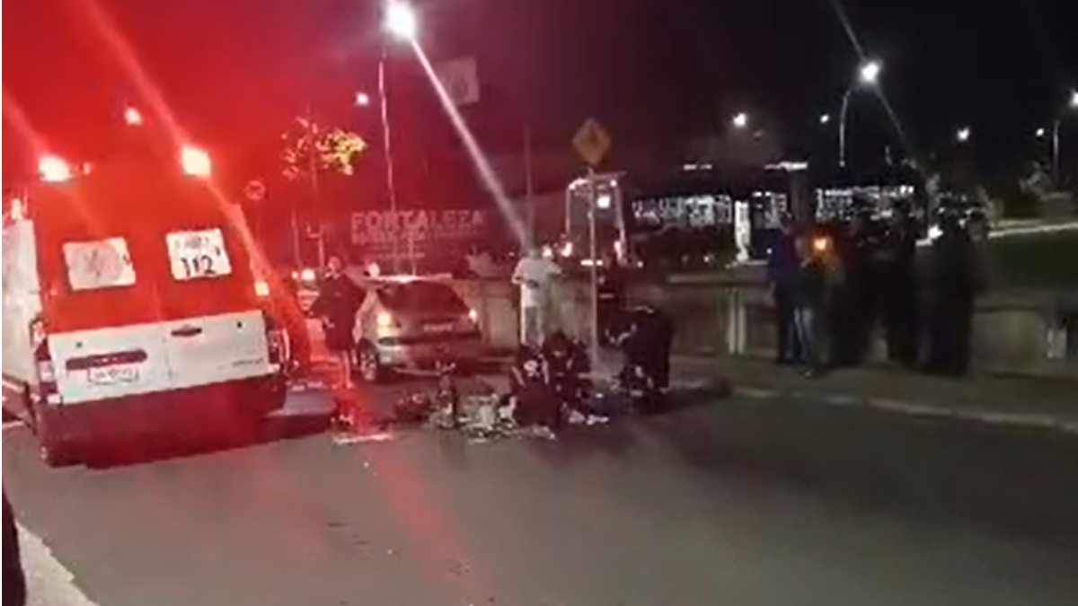 Motociclista morre após colisão com ônibus e outro veículo em São José
