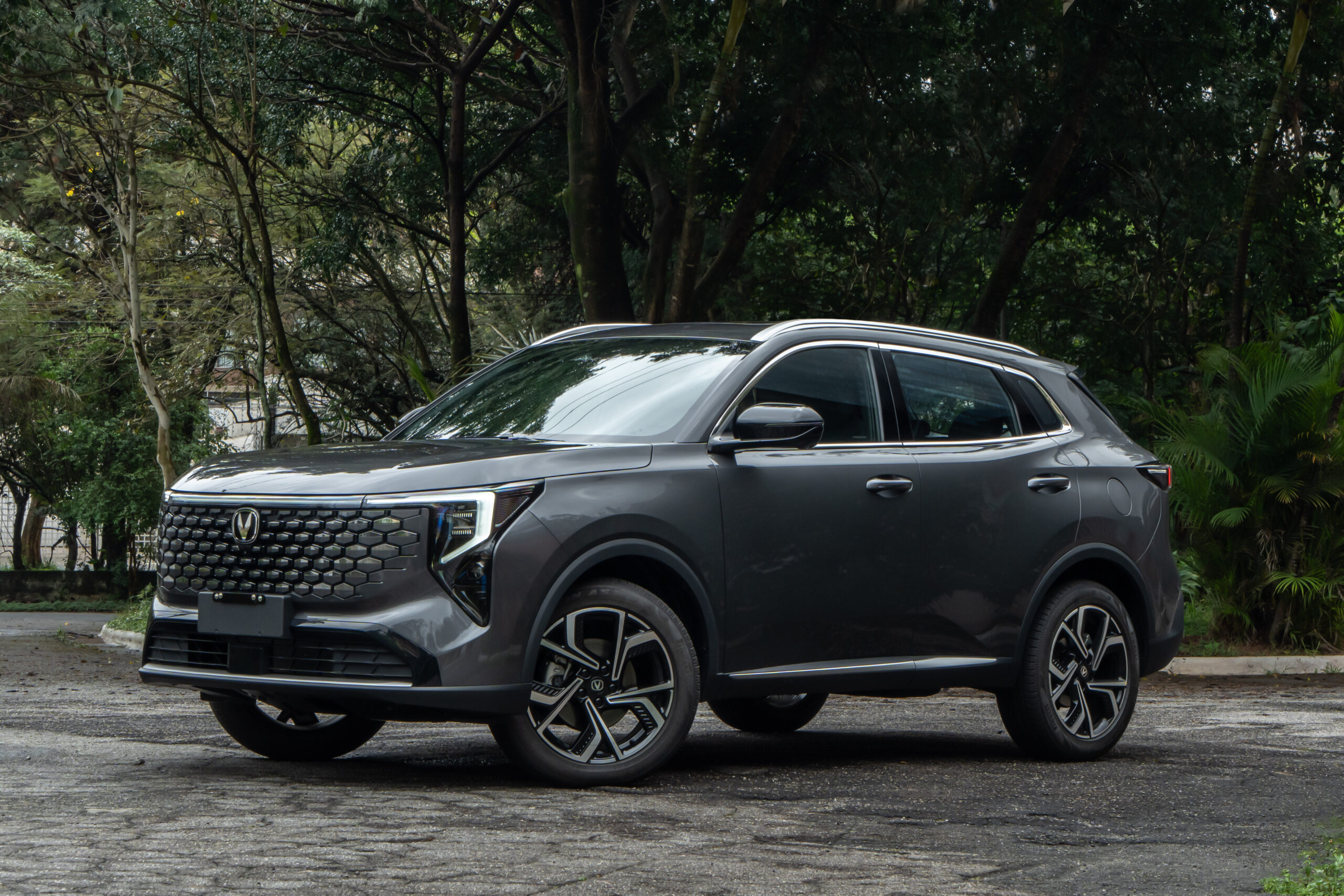 CAOA Changan CS55 chega com 286 cv e híbrido flex por R$ 189.990