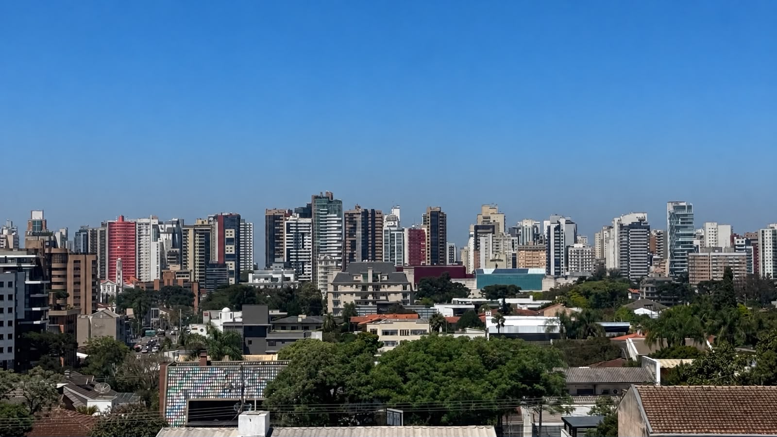 Fim de semana terá sol e calor de até 33°C no Paraná, diz Simepar