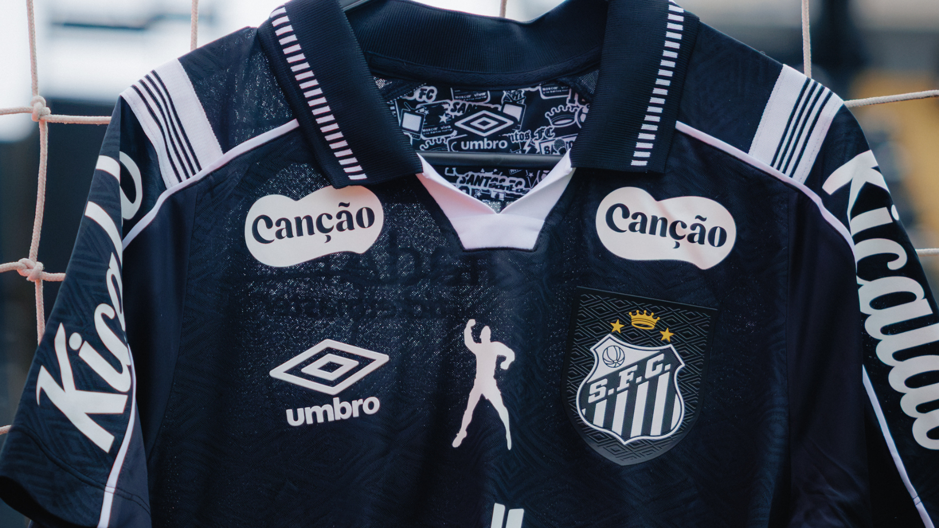 Santos encaminha troca de fornecedora e deve fechar com Adidas
