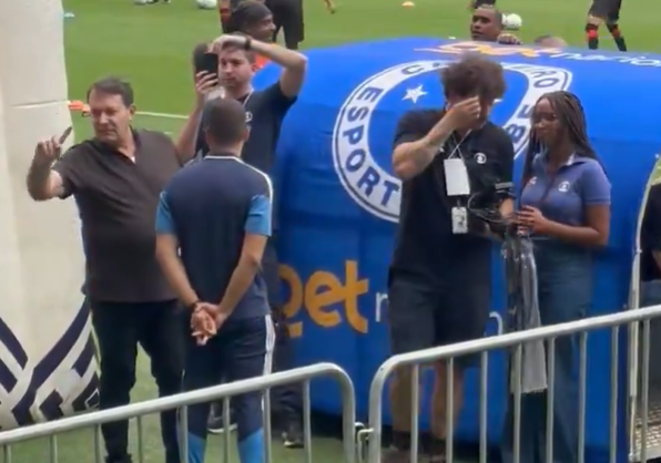 Dono do Cruzeiro responde protestos de torcedores no Mineirão