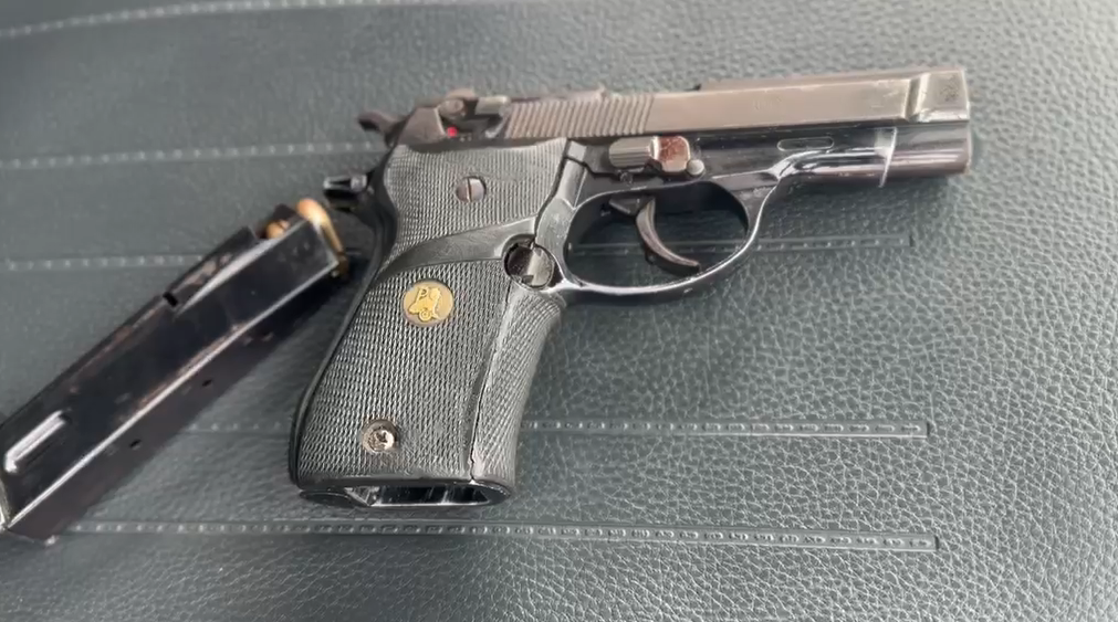 PM prende três homens com carro roubado e arma de fogo