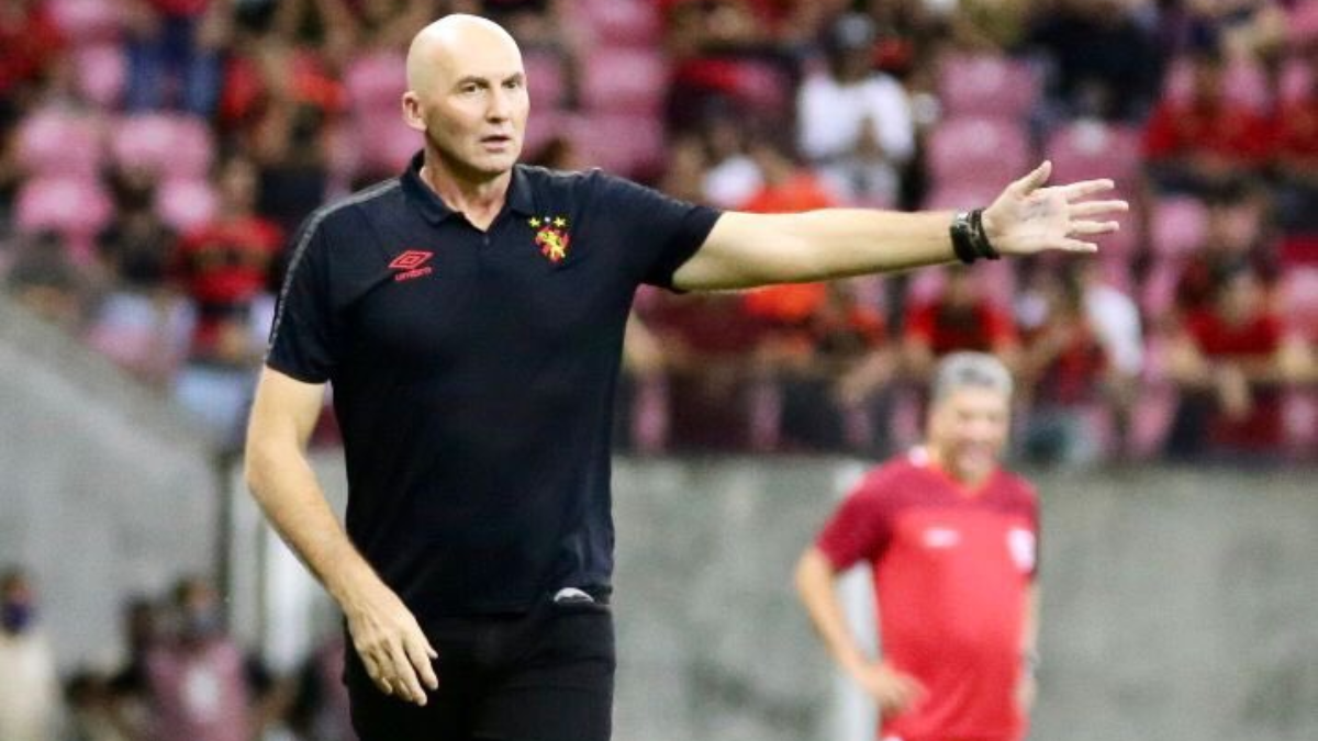 Sport demite treinador após derrota em clássico nordestino pela Série B