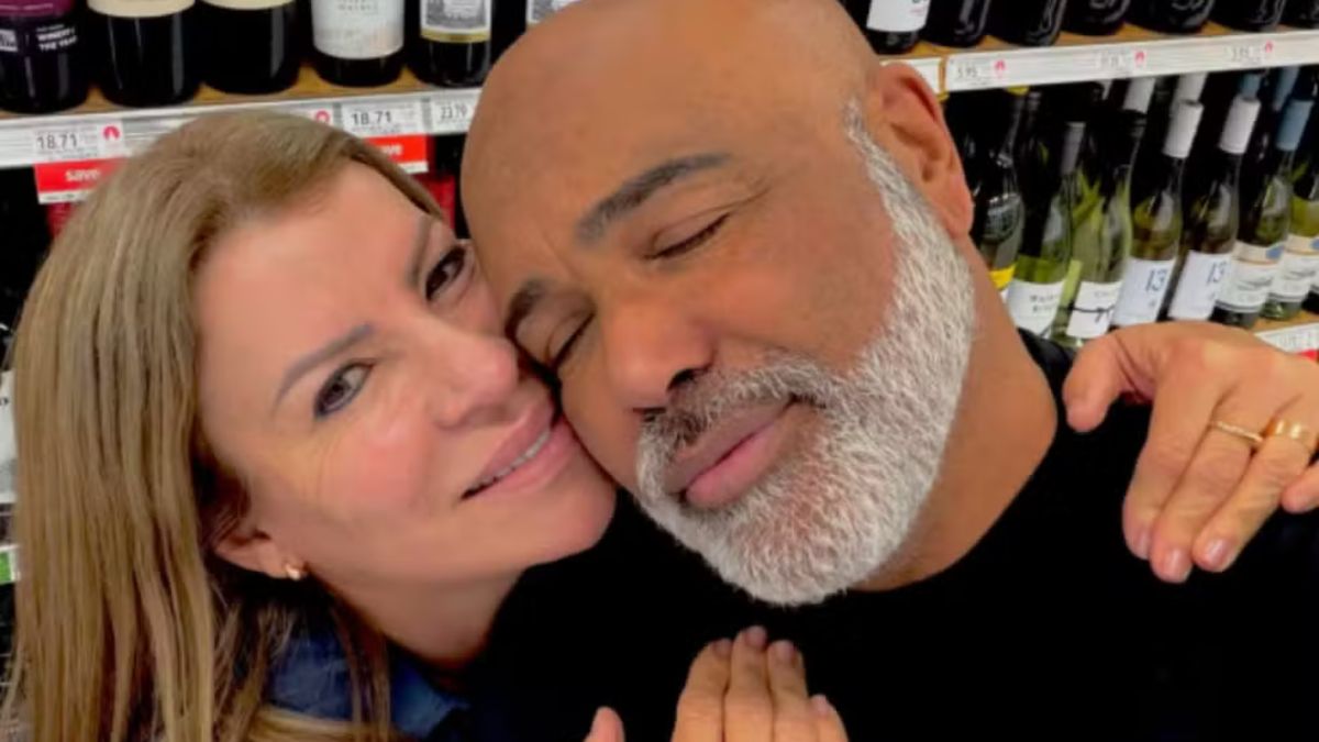 Viúva de Rick desabafa sobre luto e perda do cantor: 'Você foi perfeito'