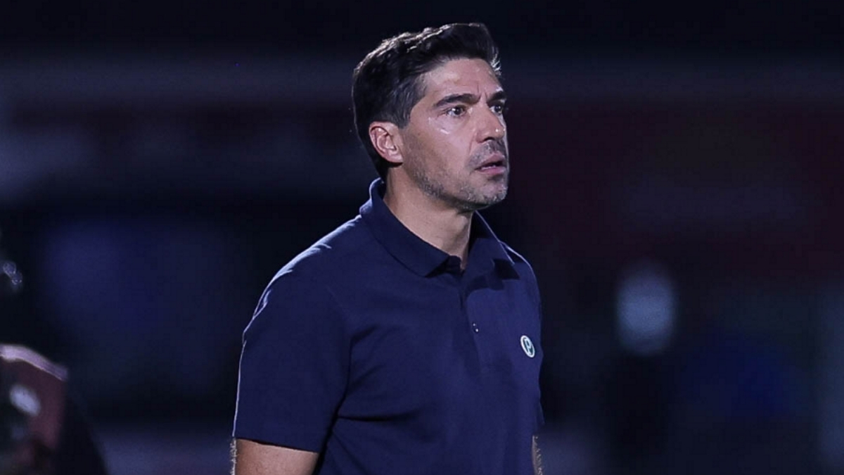 Abel Ferreira obtém efeito suspensivo e comanda Palmeiras contra Botafogo