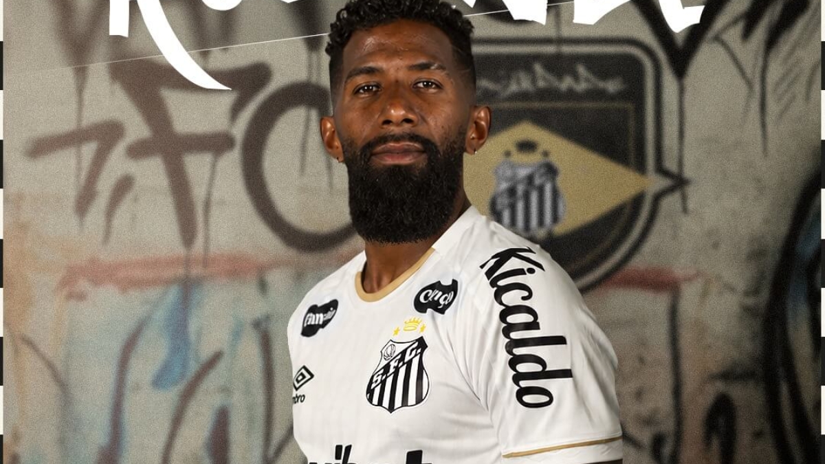 Santos anuncia contratação do lateral Rodinei; veja detalhes