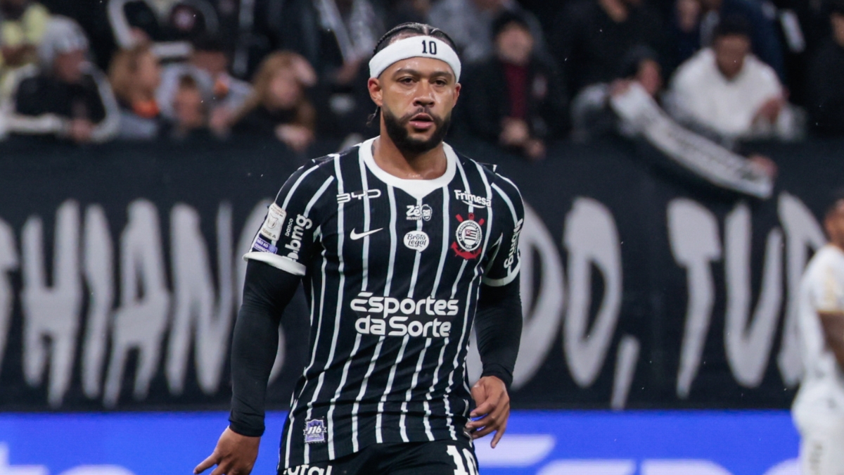 Memphis critica Corinthians e manda recado após derrota para a Chapecoense