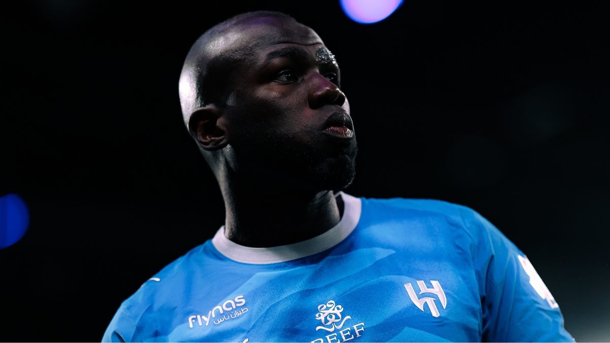 Koulibaly faz gol contra bizarro para o Neom contra o Al Hilal; assista