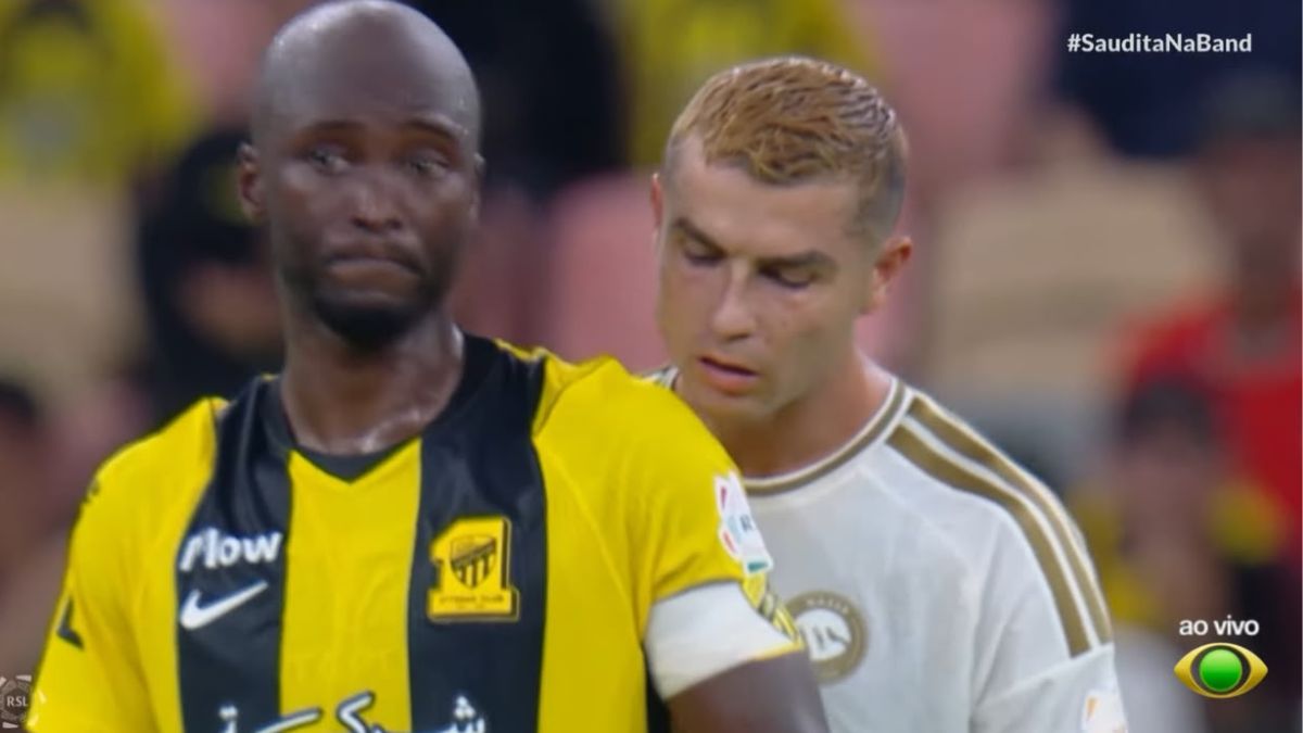 Cristiano Ronaldo ativa modo “espião” em jogo do Saudita