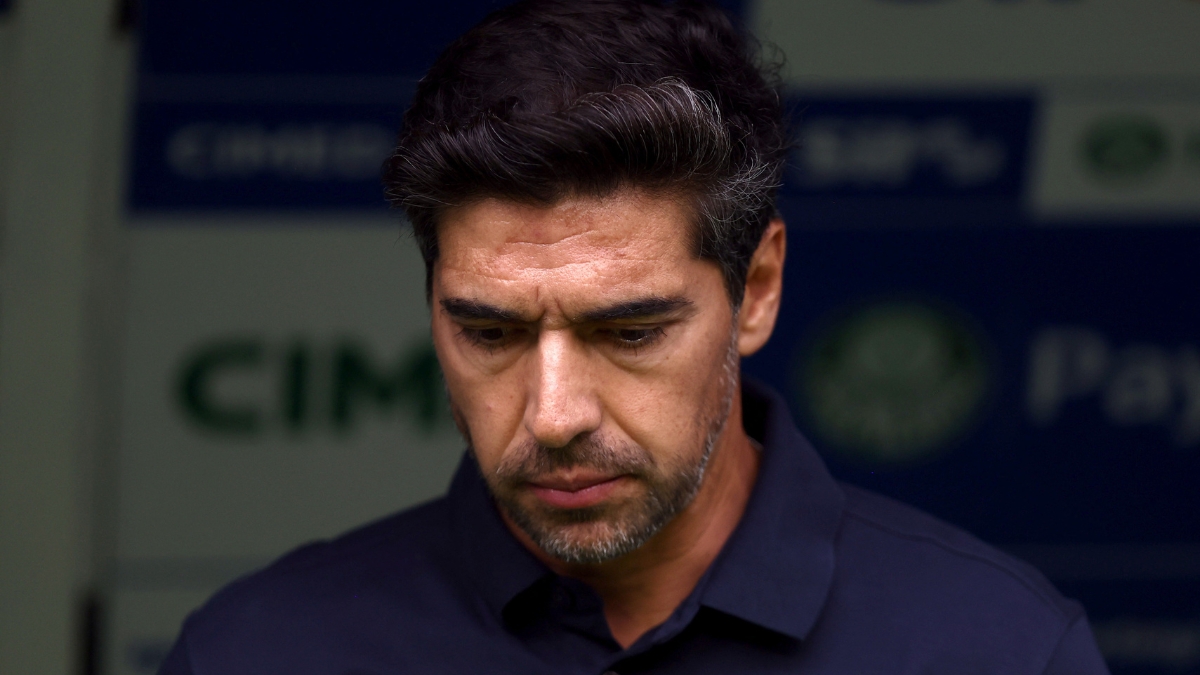 Abel Ferreira, do Palmeiras, é suspenso pelo STJD por dois jogos