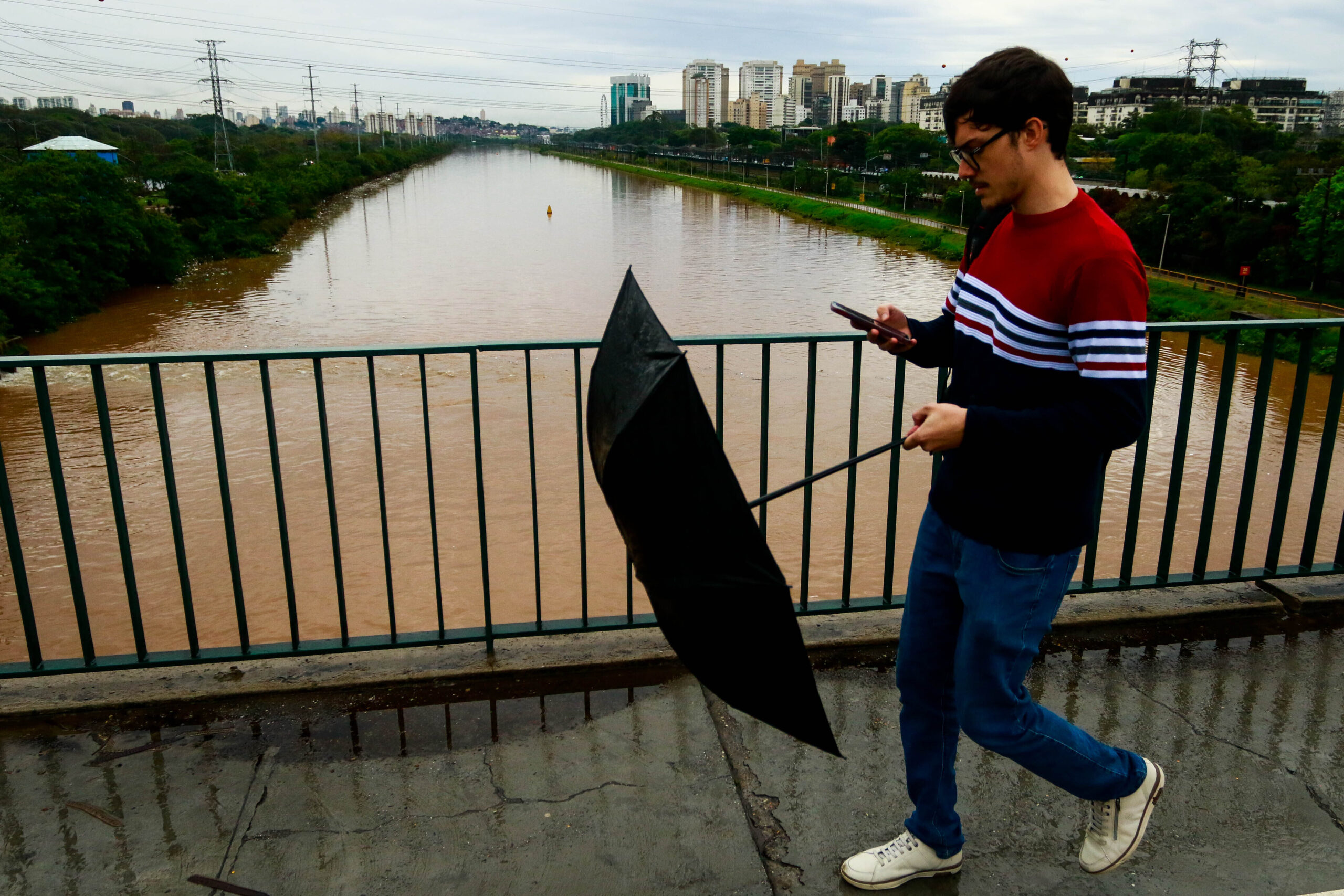 São Paulo tem o setembro mais chuvoso dos últimos 30 anos, diz prefeitura