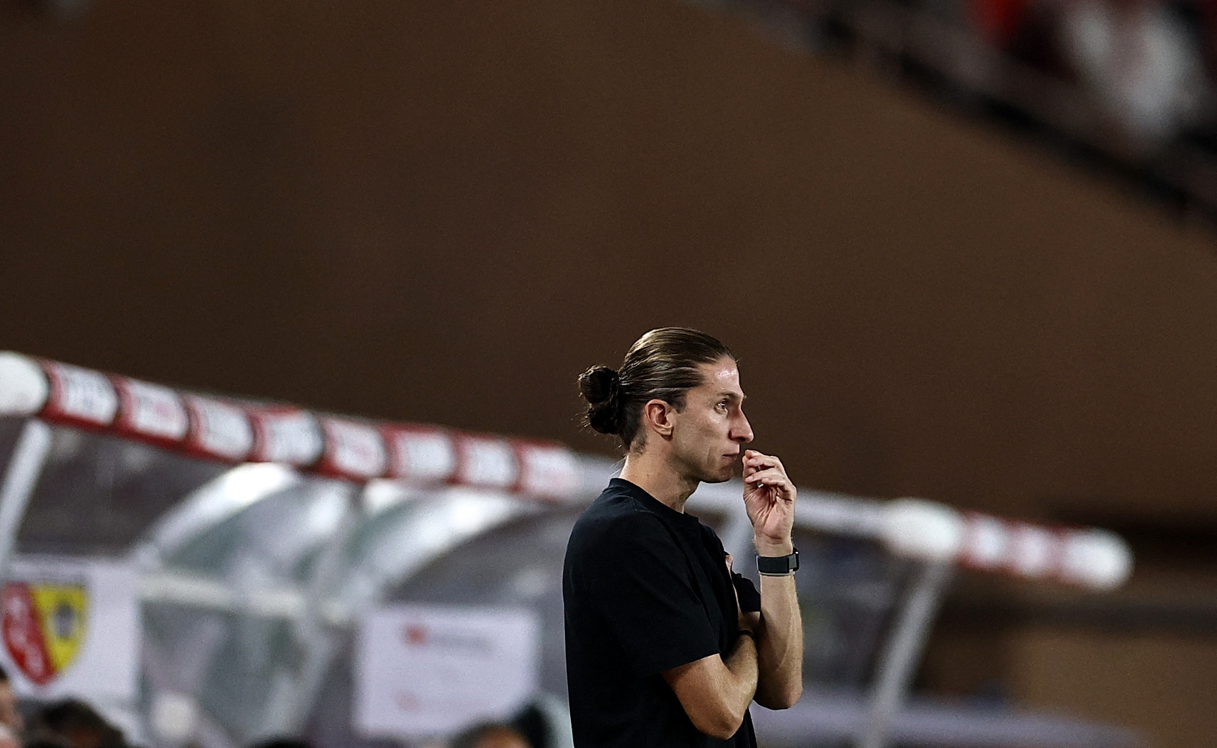 Filipe Luís vê Monaco vencer Lens e assumir liderança do Francês; veja gols