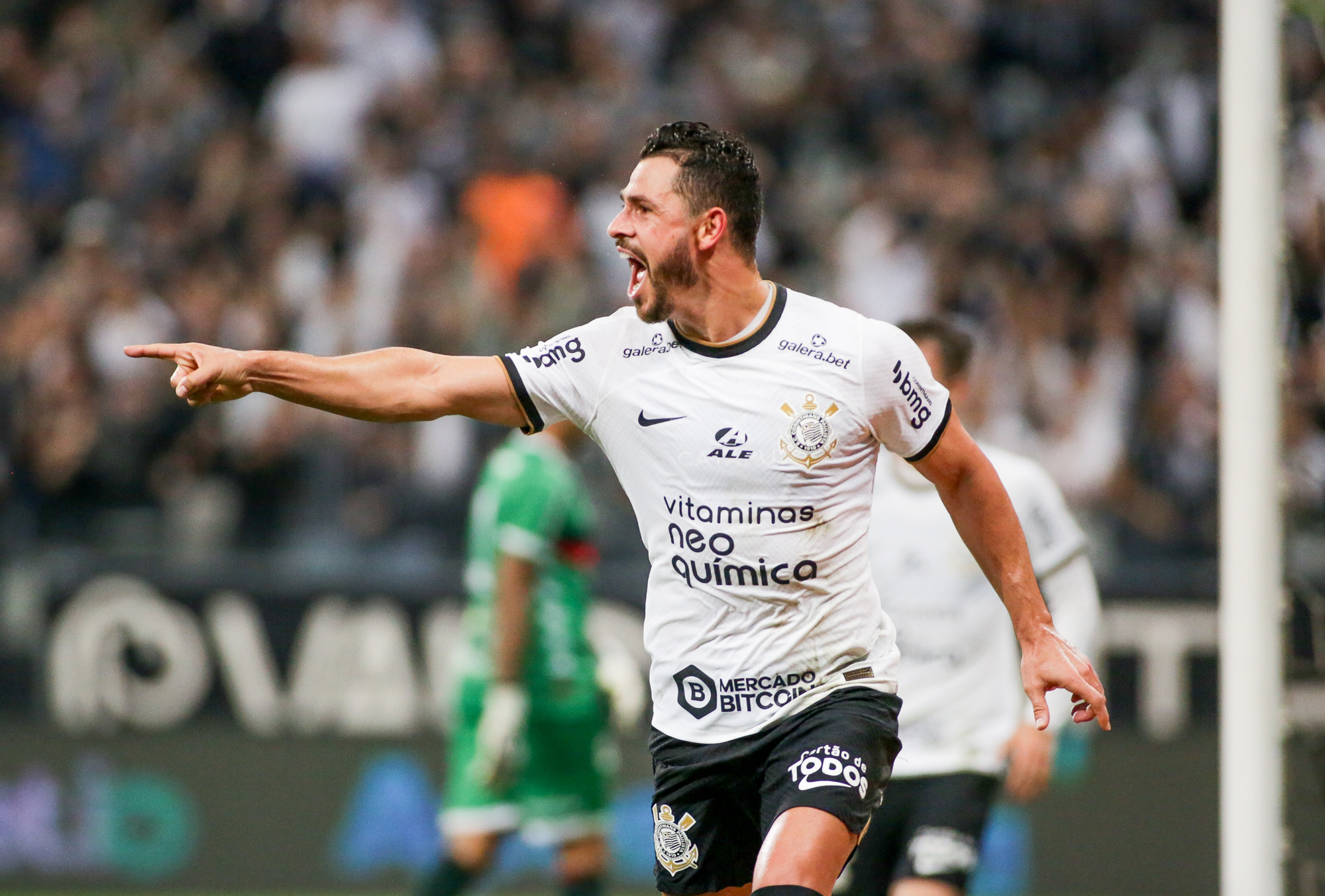 Lembra dele? Meia ex-Corinthians, Inter e Grêmio anuncia aposentadoria