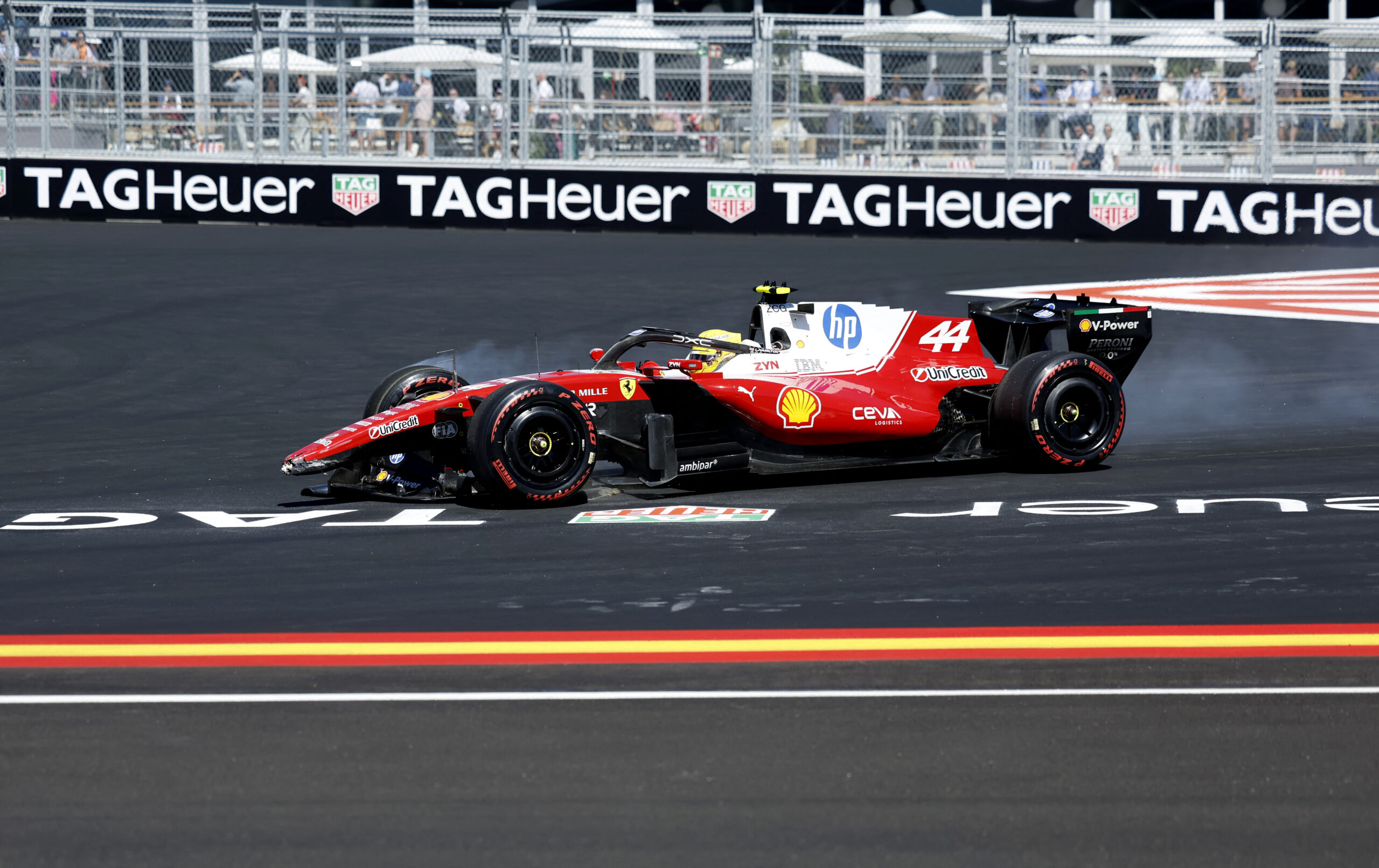 Hamilton bate e causa bandeira vermelha no TL3 do GP da Espanha
