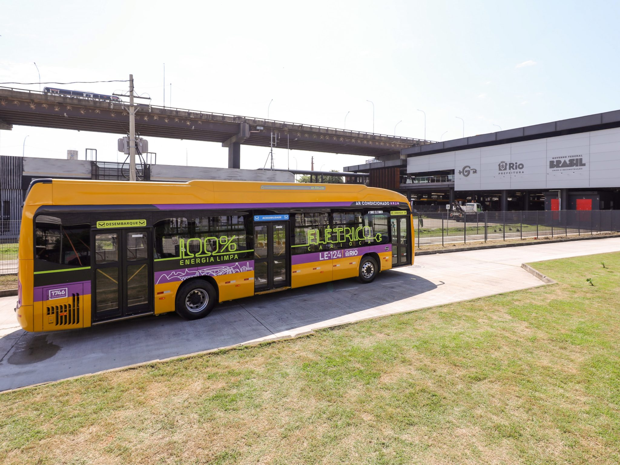 Prefeitura do Rio anuncia parceria inédita para compra de ônibus elétricos