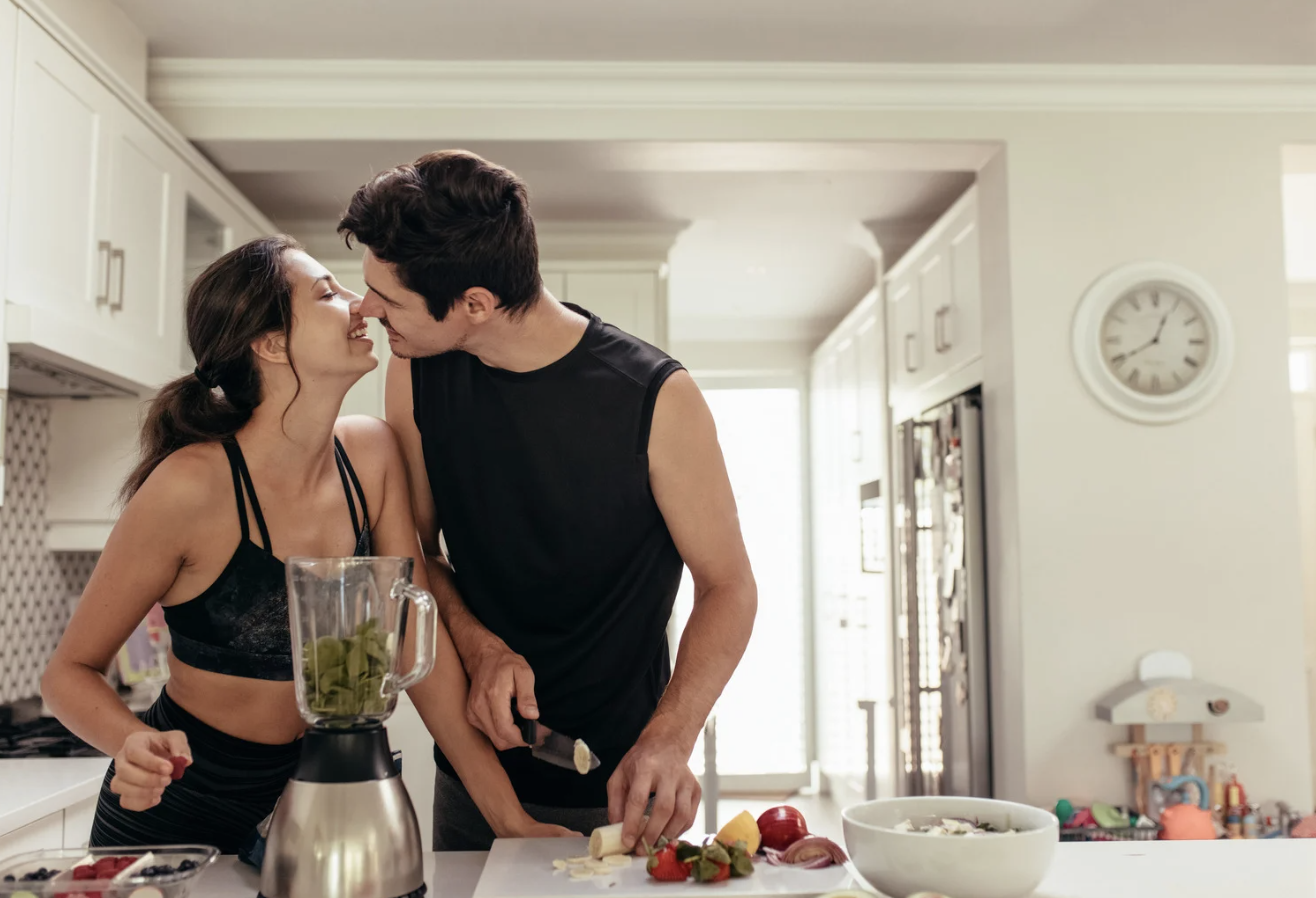 Love bombing: quando atenção demais no começo vira sinal de alerta