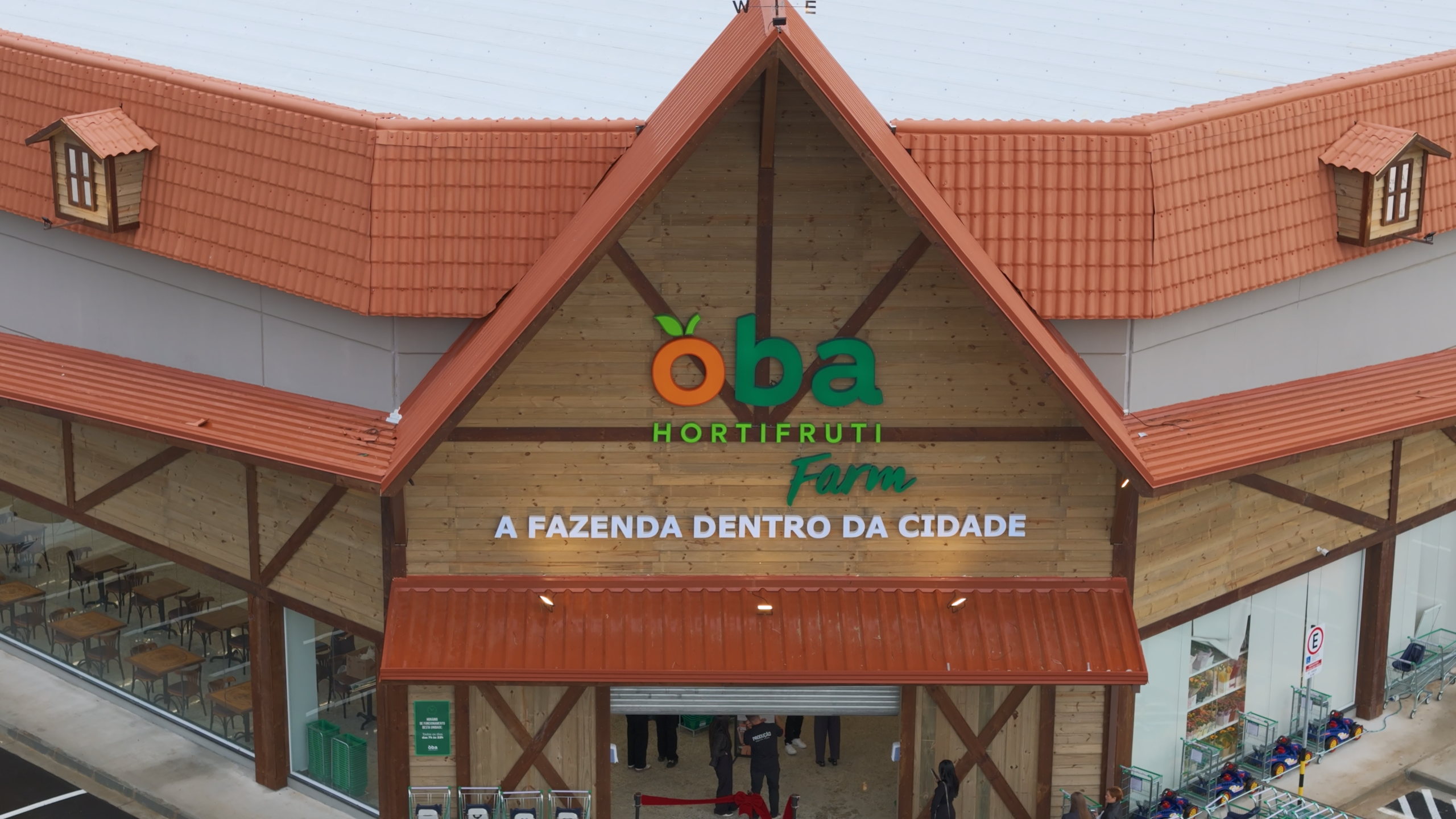 Nova loja do Oba Hortifruti movimenta Taubaté