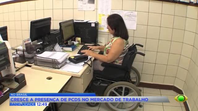 Inclusão de pessoas com deficiência avança, mas desigualdades persistem