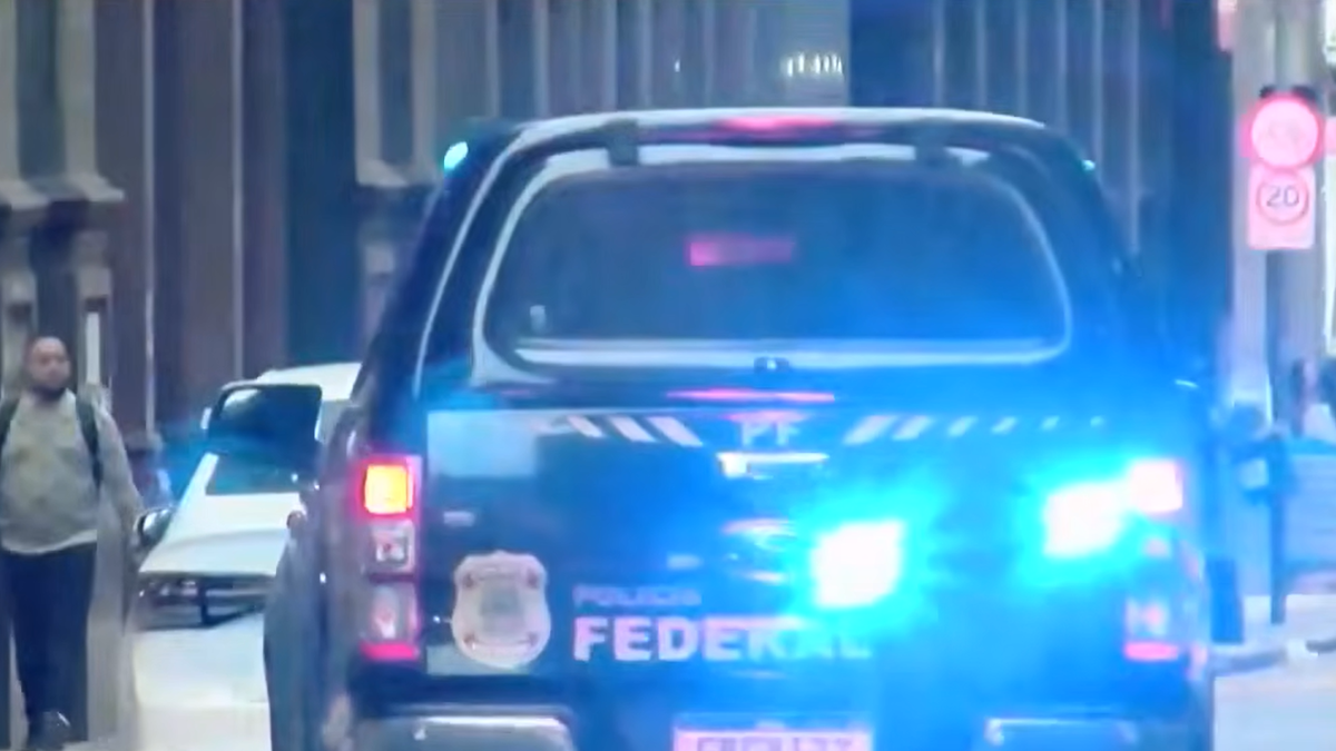 Prédio de 9 andares é usado como depósito de contrabando no centro de SP