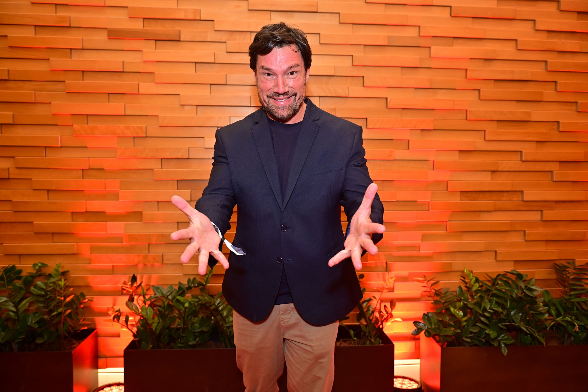 Quem lembra? Famoso por Cigano Igor, Ricardo Macchi surpreende após harmonização