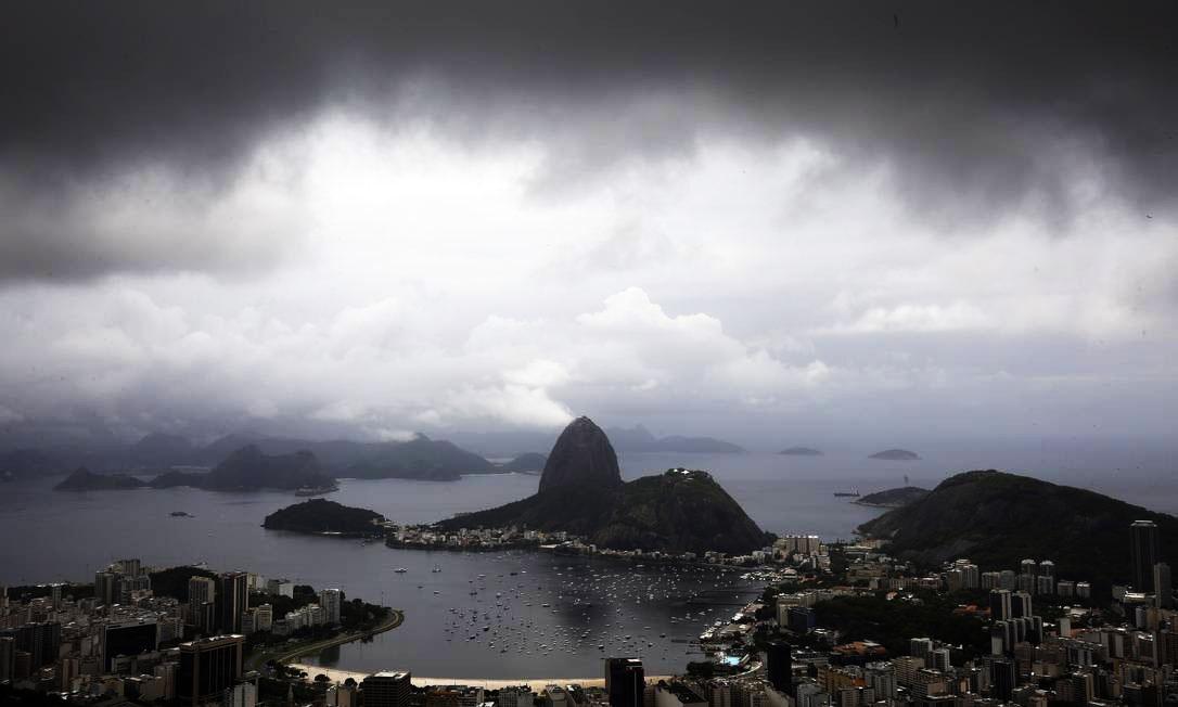Alerta de chuvas intensas vai até esta quarta-feira no Rio