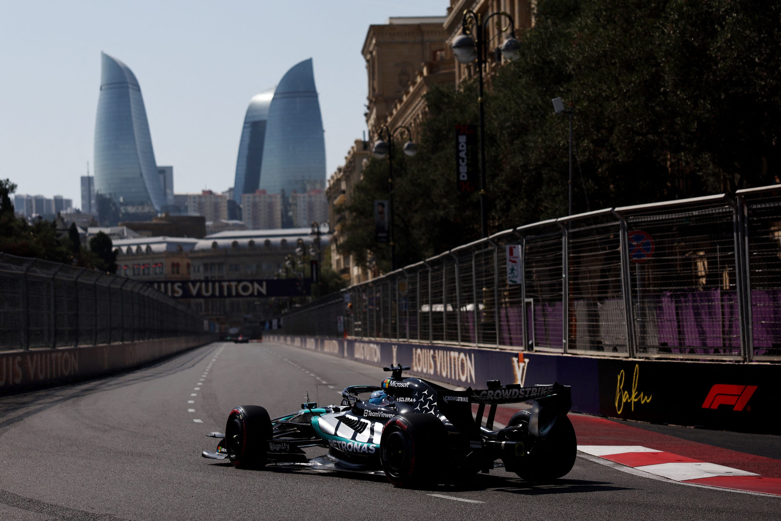 Russell lidera Treino Livre 1 do GP do Azerbaijão; Bortoleto é 10º
