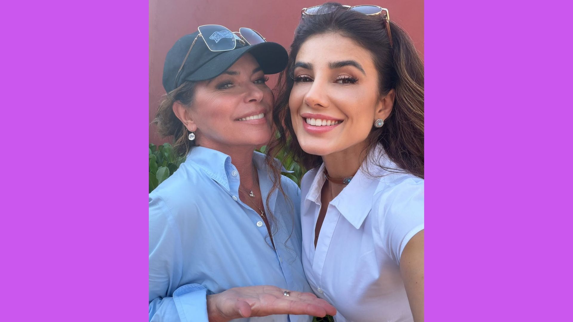 Paula Fernandes celebra encontro com Shania Twain: 'Privilégio'