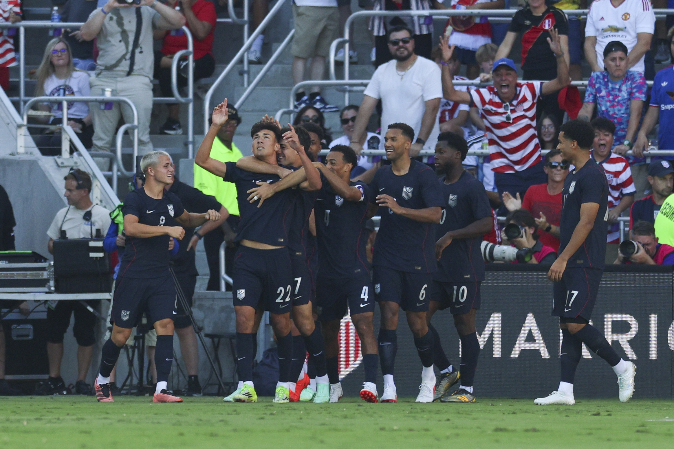 Com Mano Menezes, seleção do Peru é goleada pelos Estados Unidos