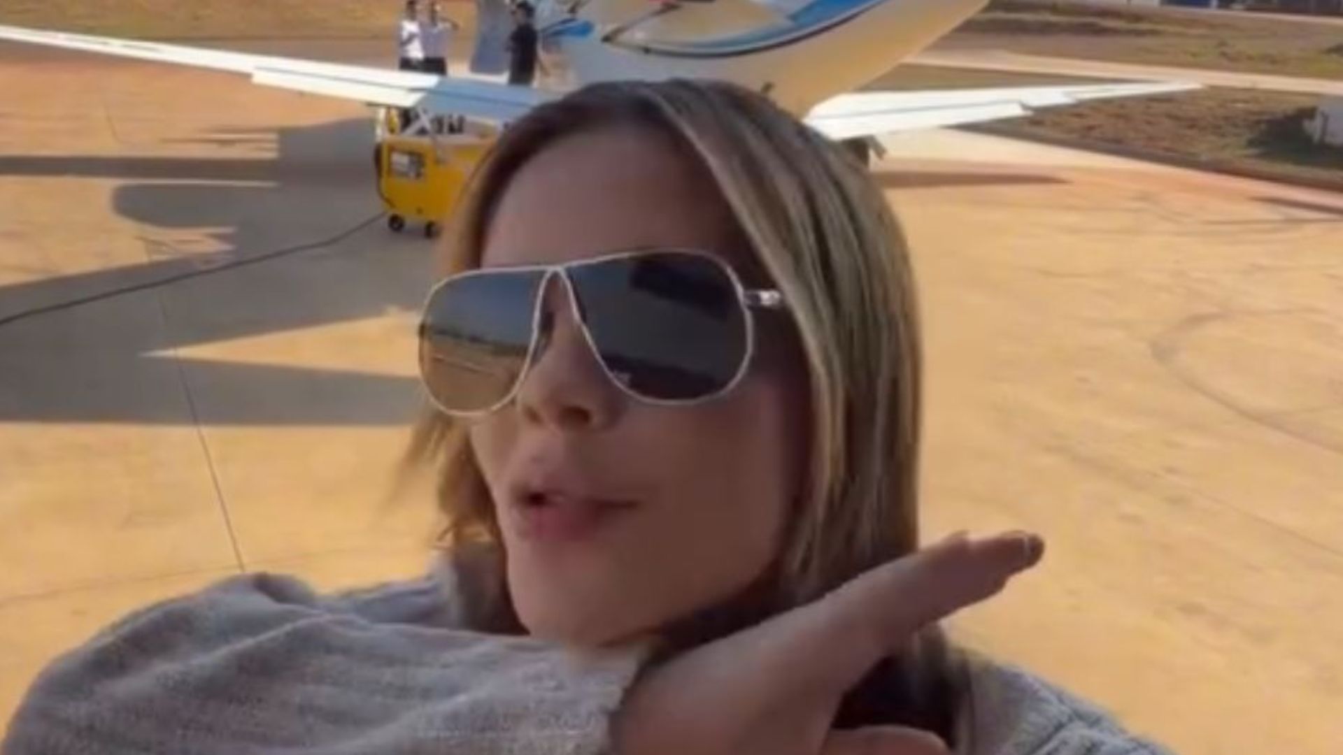 Avião da cantora Mariana Fagundes faz pouso de emergência em Goiânia