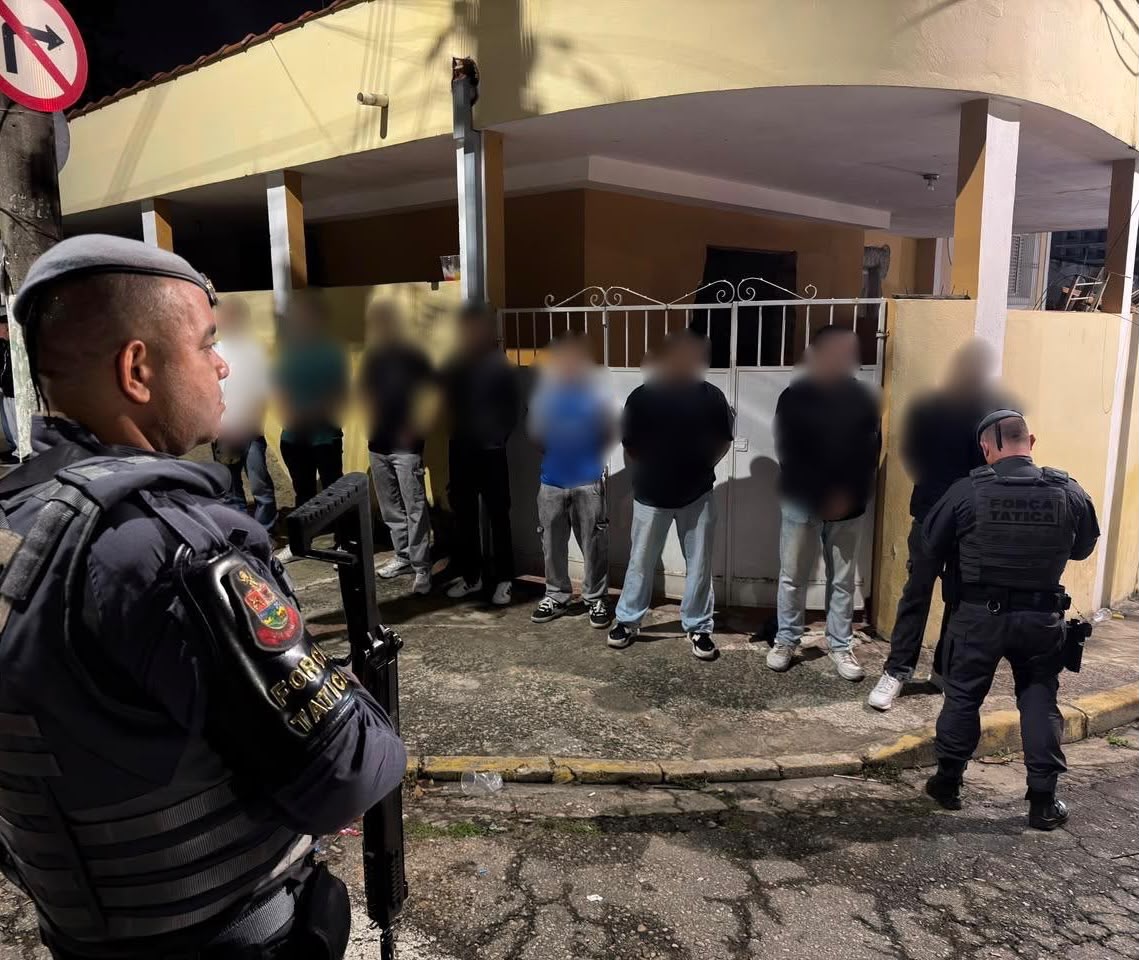 PM prende dois homens e apreende arma durante ação em Guaratinguetá