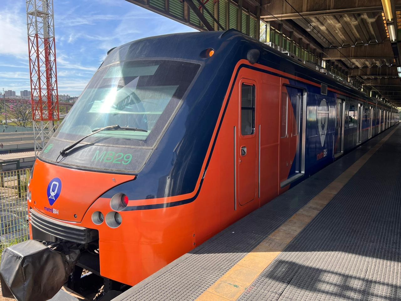 Metrô em BH terá intervalo de 18 minutos entre trens de hoje até domingo
