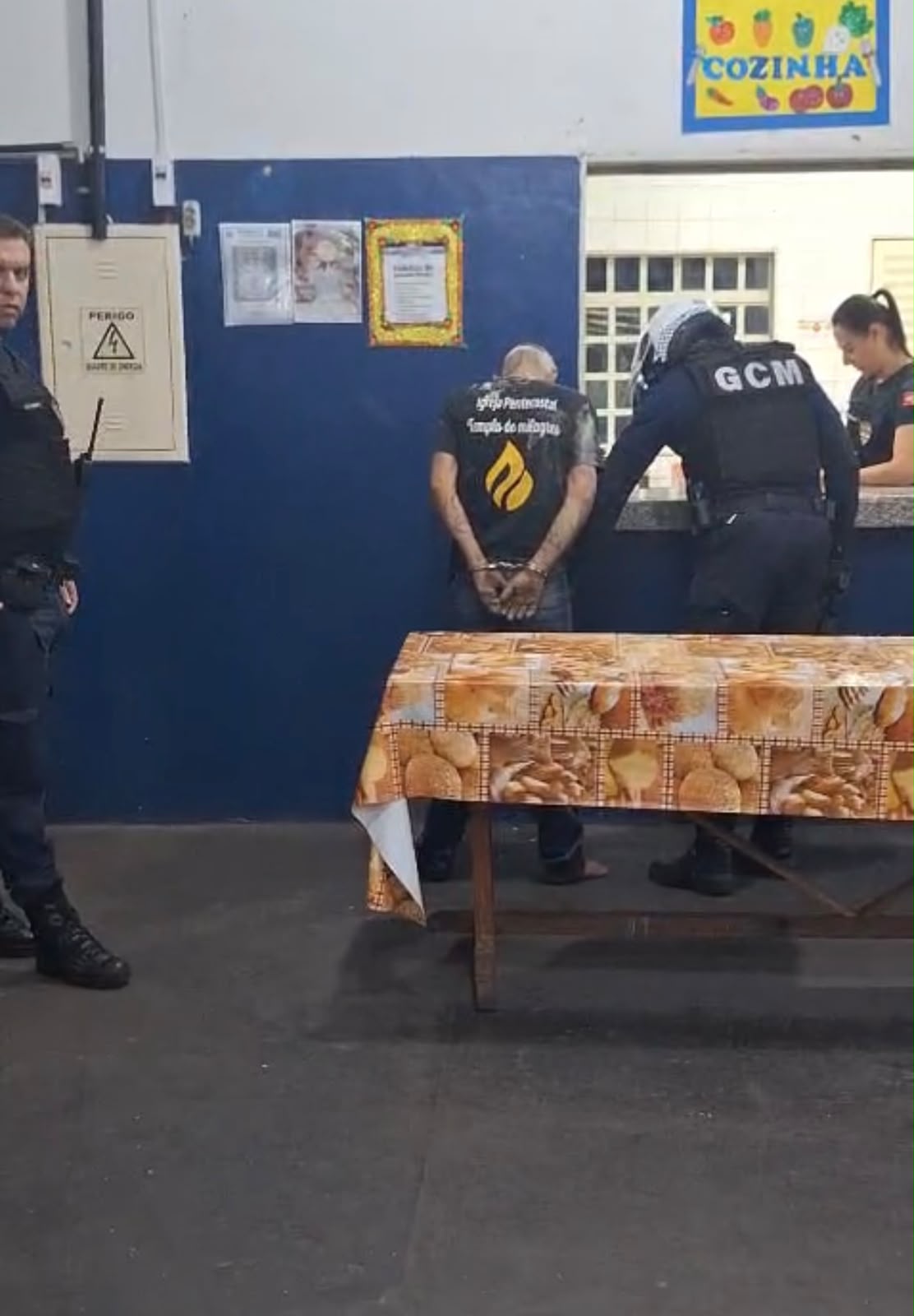 Homem é preso após ser encontrado escondido pela GCM