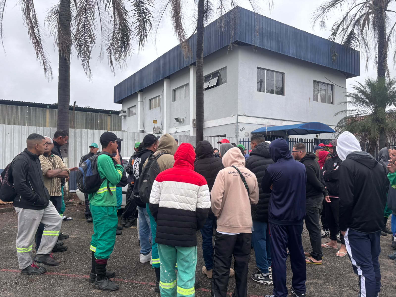 Coletores de São José dos Campos realizam paralisação; entenda