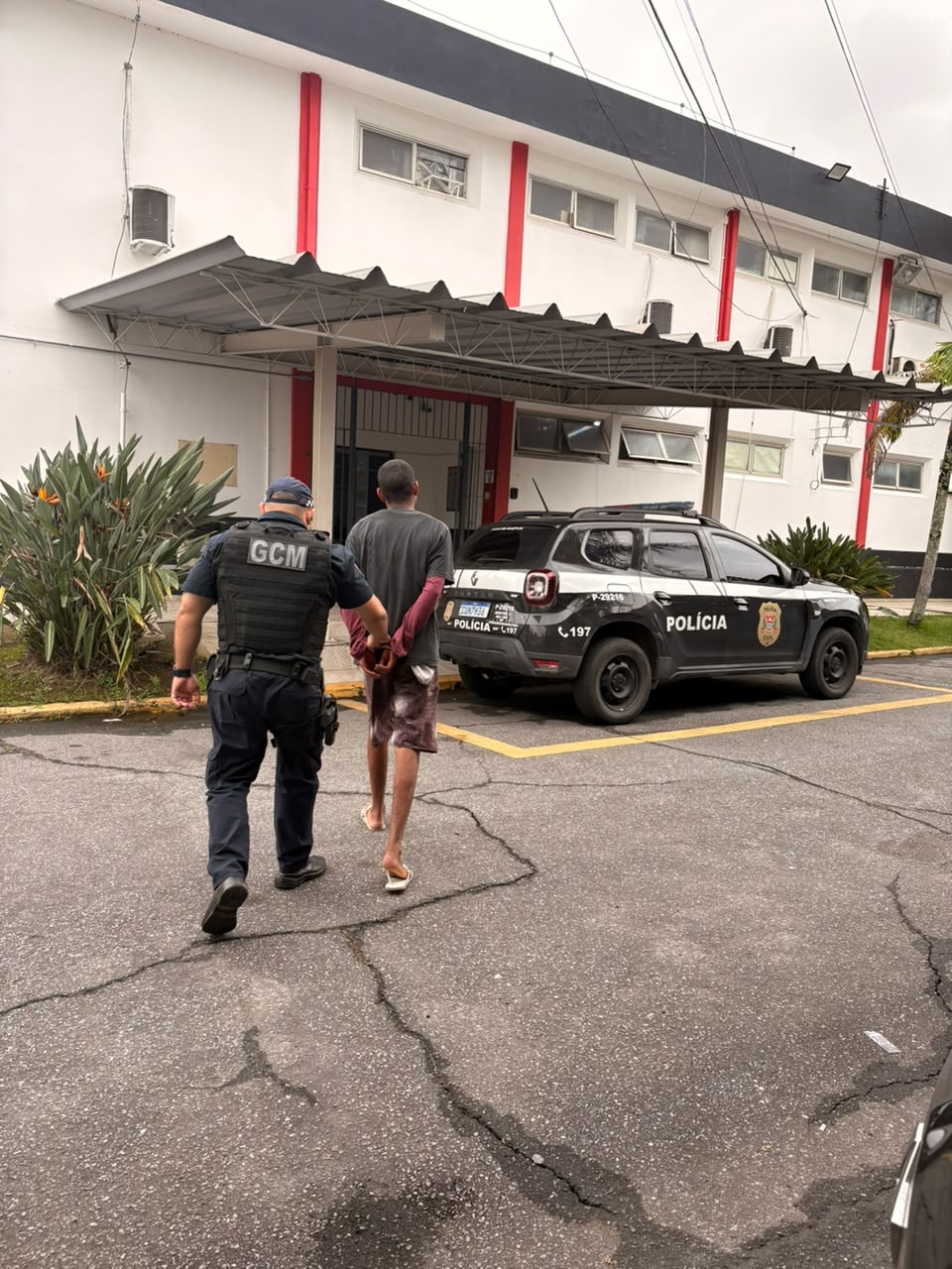 GCM prende suspeito de furtar rede de descanso em Pindamonhangaba