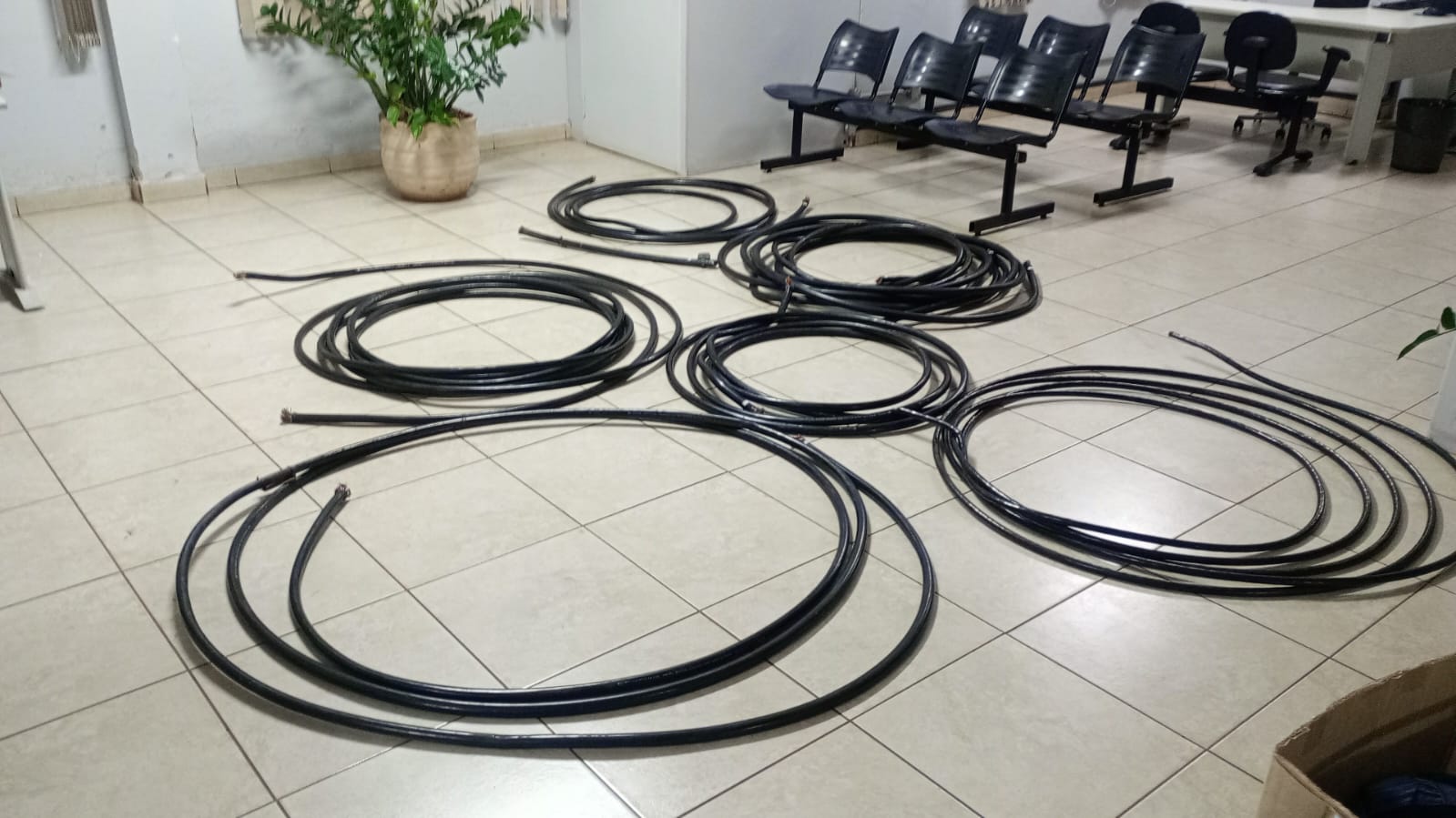 Homem é preso suspeito de furtar cabos de telefonia em Prudente