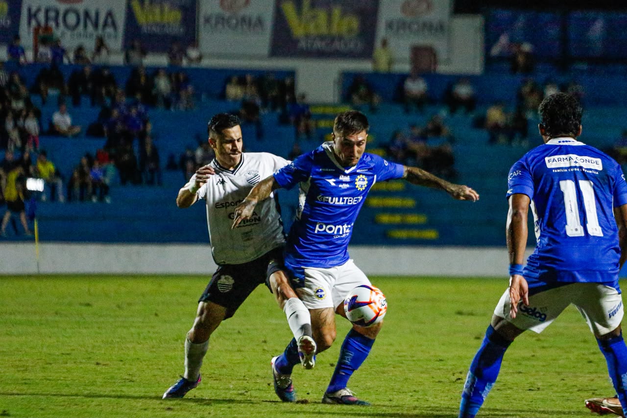 São José faz 3 a 0 no Comercial e está na semifinal da Copa Paulista