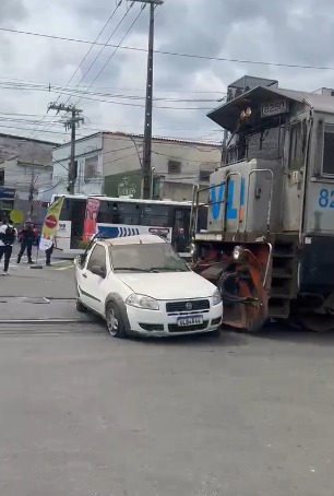 Simulação de acidente em cruzamento ferroviário de Betim