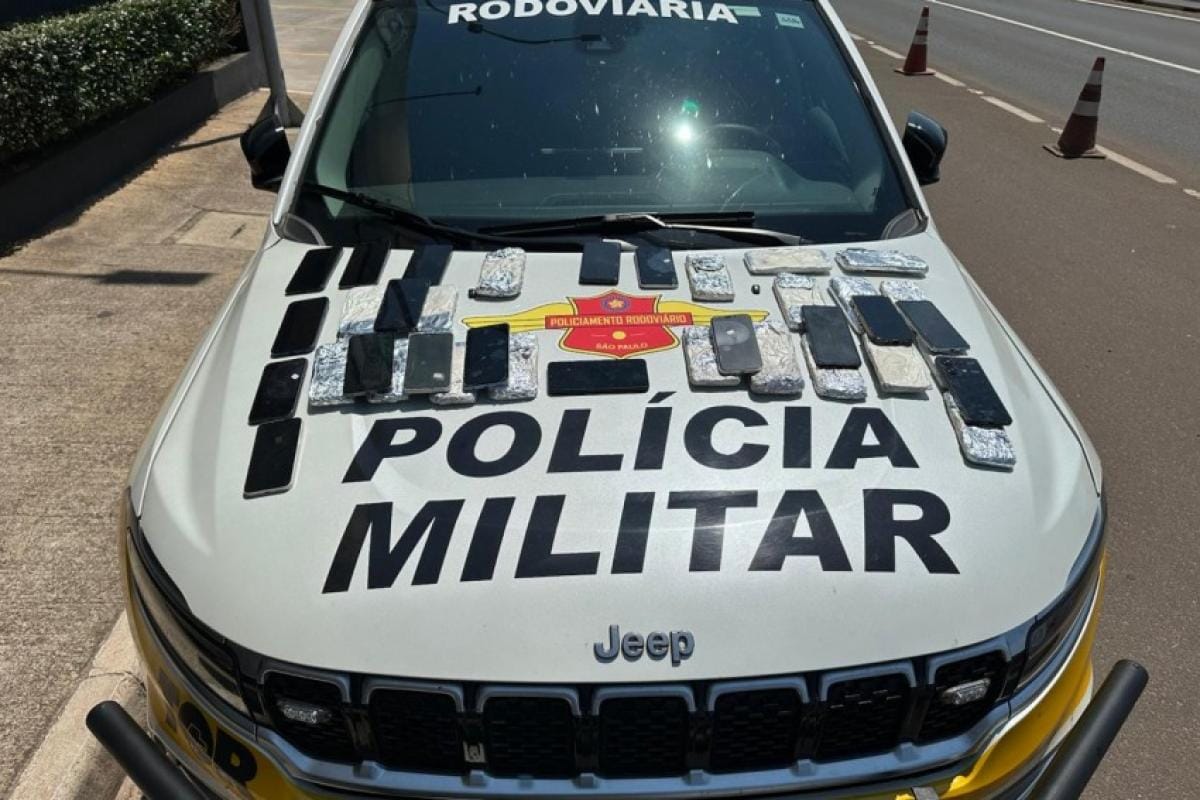 Homem é preso com 46 celulares durante abordagem em ônibus