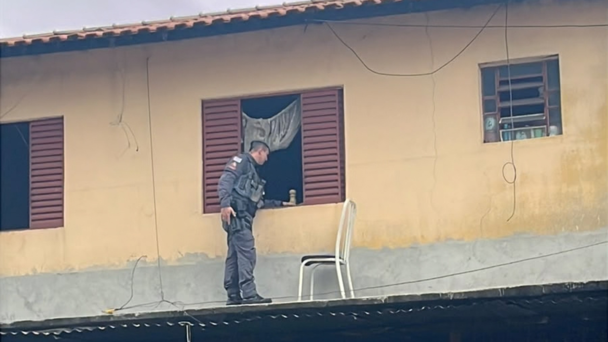 Mulher é presa em SJCampos após deixar criança de 6 anos trancada em casa